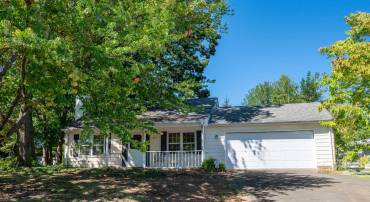 393 MINOR RIDGE RD, CHARLOTTESVILLE, Virginia 22901, 2 Bedrooms Bedrooms, ,1 BathroomBathrooms,Residential,393 MINOR RIDGE RD,682709 MLS # 682709