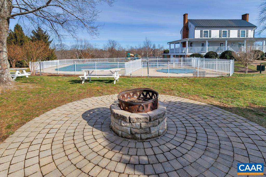 Firepit and clubhouse.