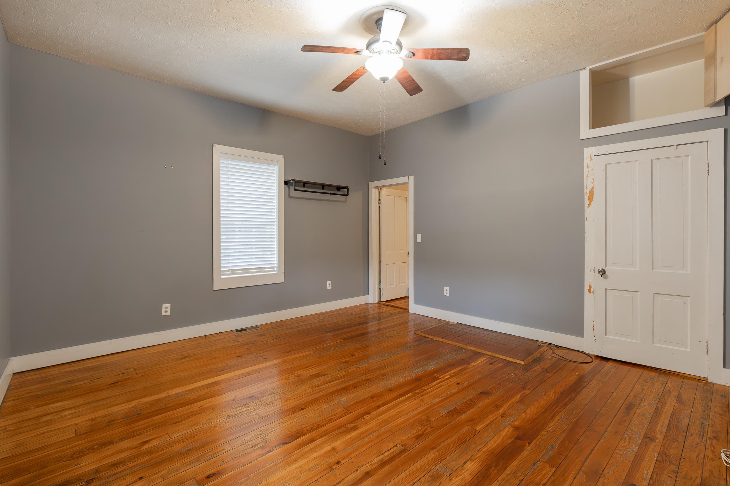 817 GRAYSON AVE, WAYNESBORO, Virginia 22980, ,Residential,817 GRAYSON AVE,682746 MLS # 682746 817 GRAYSON AVE, WAYNESBORO, Virginia 22980, ,Residential,817 GRAYSON AVE,682746 MLS # 682746