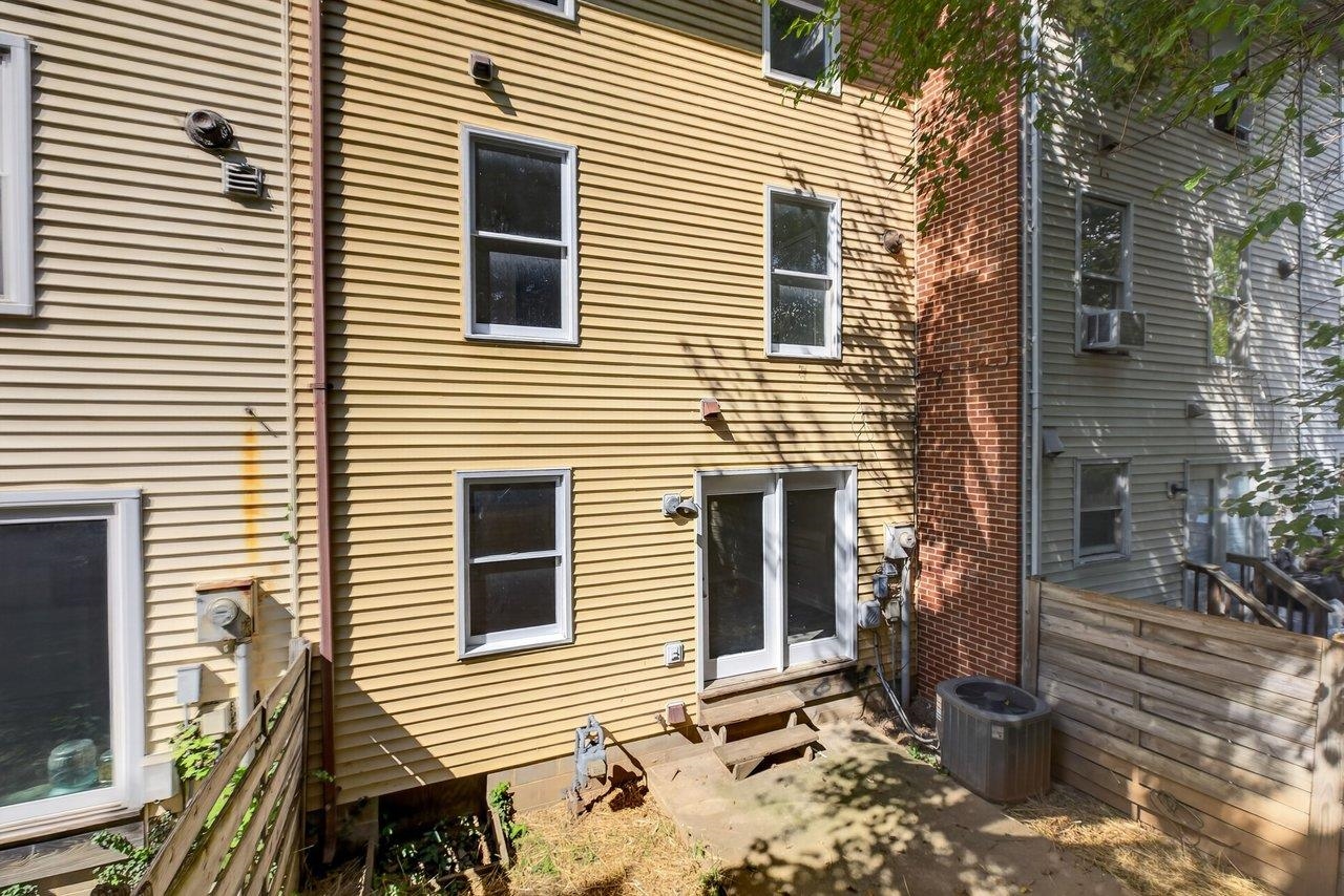 1425 COUNTRY CLUB CT, HARRISONBURG, Virginia 22802, 4 Bedrooms Bedrooms, ,2 BathroomsBathrooms,Residential,1425 COUNTRY CLUB CT,682718 MLS # 682718 1425 COUNTRY CLUB CT, HARRISONBURG, Virginia 22802, 4 Bedrooms Bedrooms, ,2 BathroomsBathrooms,Residential,1425 COUNTRY CLUB CT,682718 MLS # 682718
