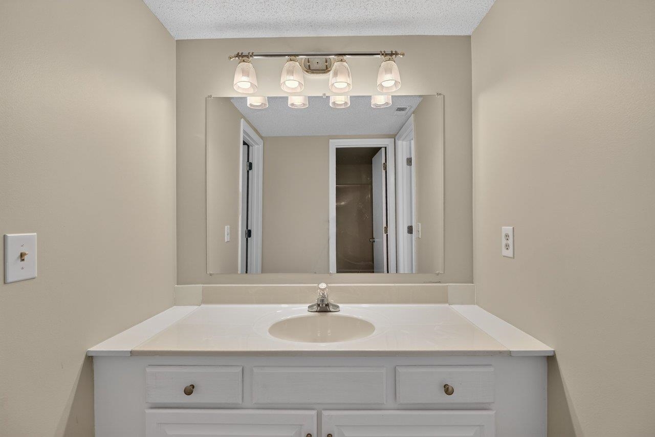 1425 COUNTRY CLUB CT, HARRISONBURG, Virginia 22802, 4 Bedrooms Bedrooms, ,2 BathroomsBathrooms,Residential,1425 COUNTRY CLUB CT,682718 MLS # 682718 1425 COUNTRY CLUB CT, HARRISONBURG, Virginia 22802, 4 Bedrooms Bedrooms, ,2 BathroomsBathrooms,Residential,1425 COUNTRY CLUB CT,682718 MLS # 682718