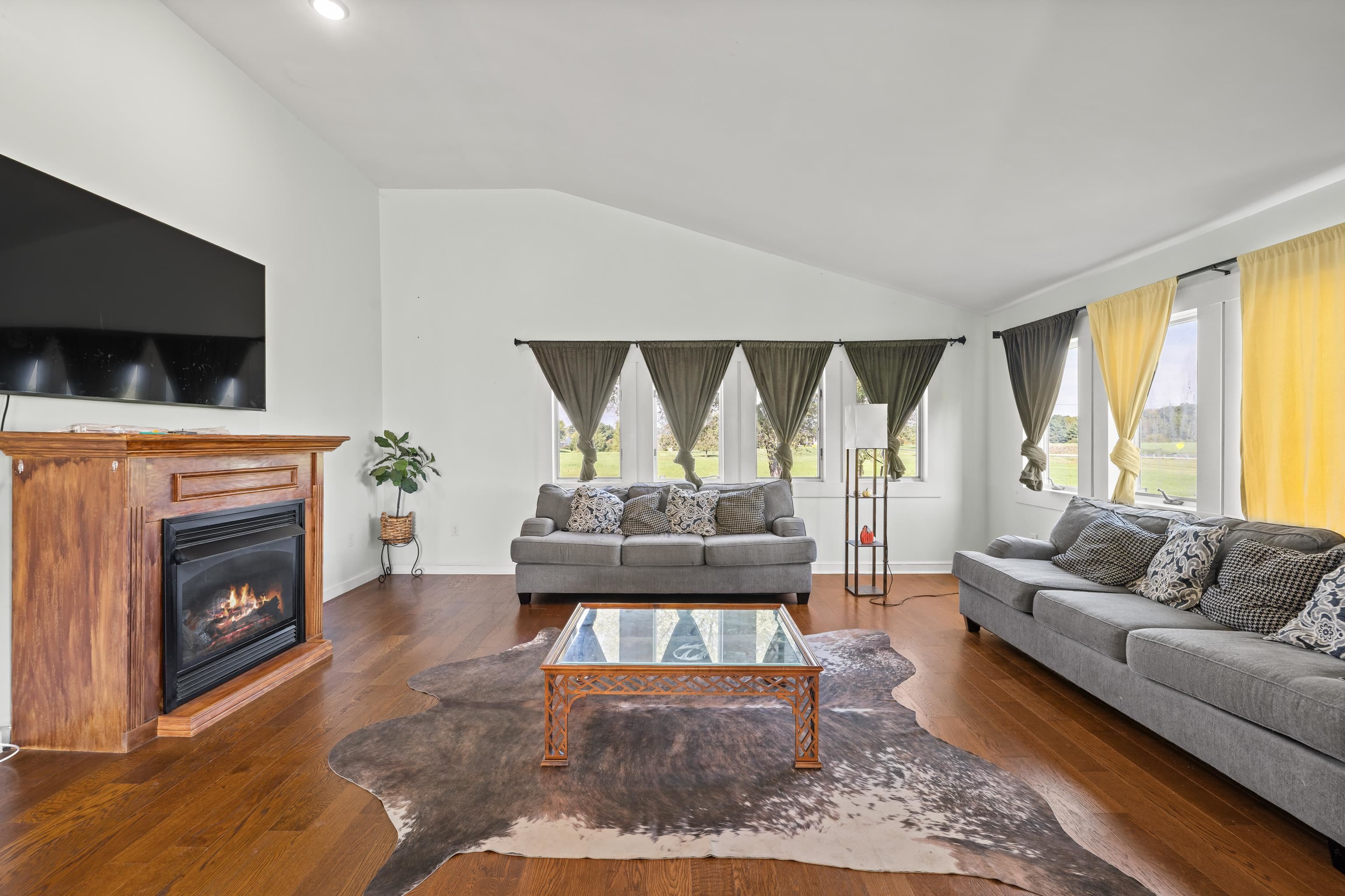 43 VIRGINIA MILLS RD, WEYERS CAVE, Virginia 24486, 3 Bedrooms Bedrooms, ,2 BathroomsBathrooms,Residential,43 VIRGINIA MILLS RD,682722 MLS # 682722 43 VIRGINIA MILLS RD, WEYERS CAVE, Virginia 24486, 3 Bedrooms Bedrooms, ,2 BathroomsBathrooms,Residential,43 VIRGINIA MILLS RD,682722 MLS # 682722