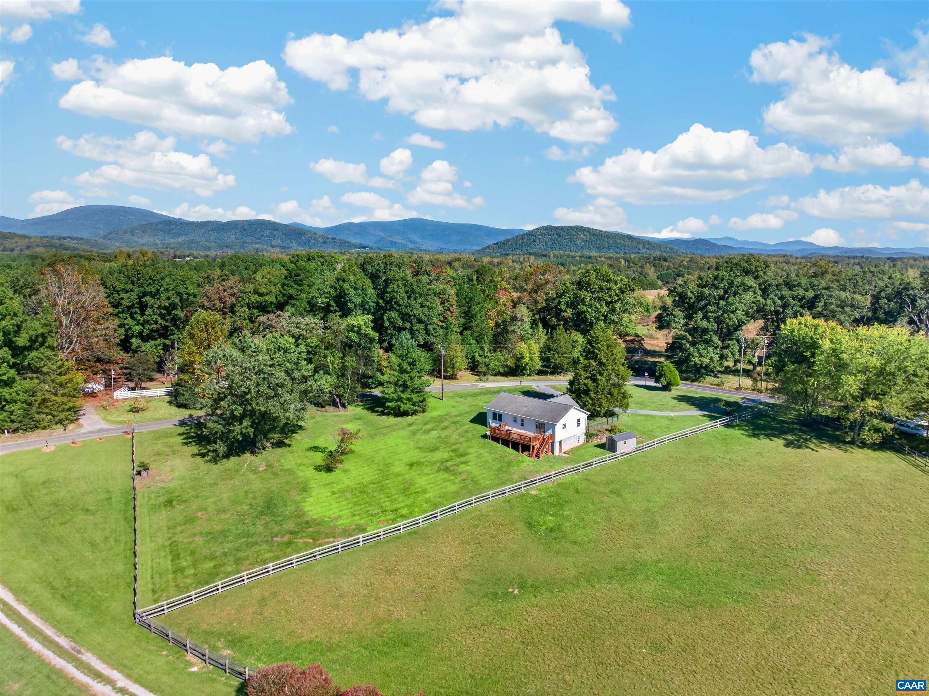 989 BUCK MOUNTAIN FORD LN, EARLYSVILLE, Virginia 22936, 4 Bedrooms Bedrooms, ,2 BathroomsBathrooms,Residential,989 BUCK MOUNTAIN FORD LN,682723 MLS # 682723