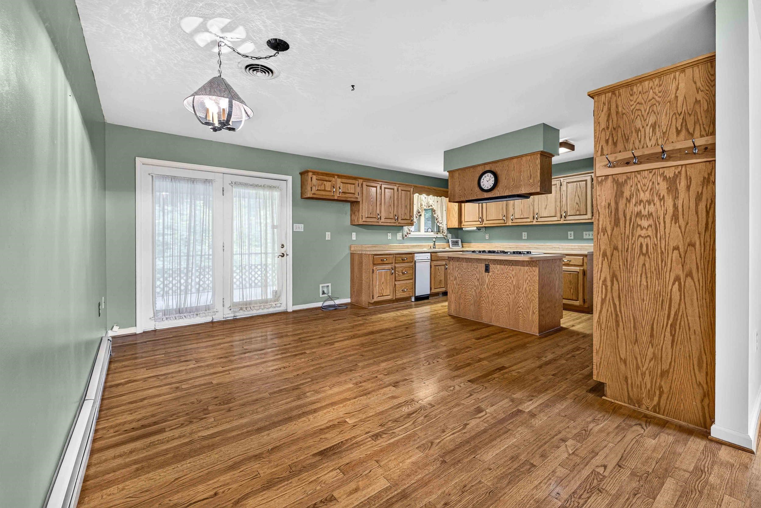 107 FAIRVIEW CIR, WOODSTOCK, Virginia 22664, 3 Bedrooms Bedrooms, ,3 BathroomsBathrooms,Residential,107 FAIRVIEW CIR,682735 MLS # 682735 107 FAIRVIEW CIR, WOODSTOCK, Virginia 22664, 3 Bedrooms Bedrooms, ,3 BathroomsBathrooms,Residential,107 FAIRVIEW CIR,682735 MLS # 682735