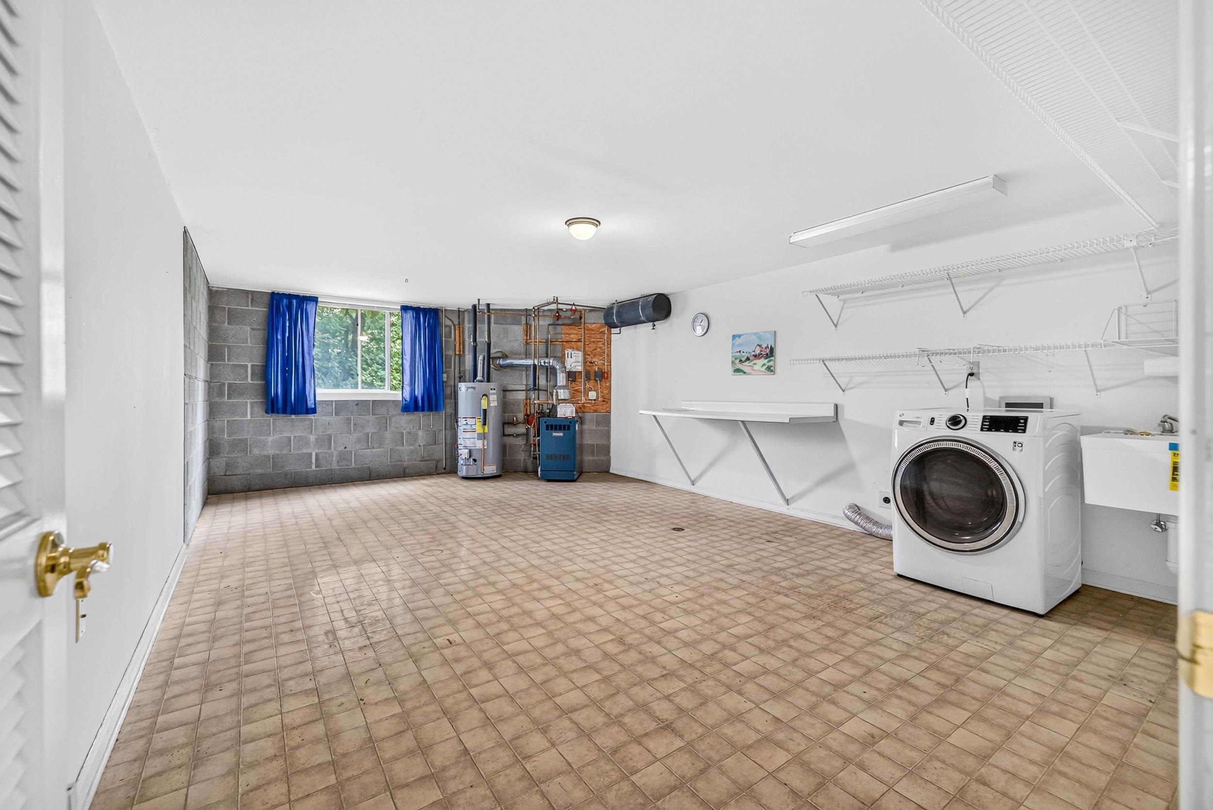107 FAIRVIEW CIR, WOODSTOCK, Virginia 22664, 3 Bedrooms Bedrooms, ,3 BathroomsBathrooms,Residential,107 FAIRVIEW CIR,682735 MLS # 682735 107 FAIRVIEW CIR, WOODSTOCK, Virginia 22664, 3 Bedrooms Bedrooms, ,3 BathroomsBathrooms,Residential,107 FAIRVIEW CIR,682735 MLS # 682735