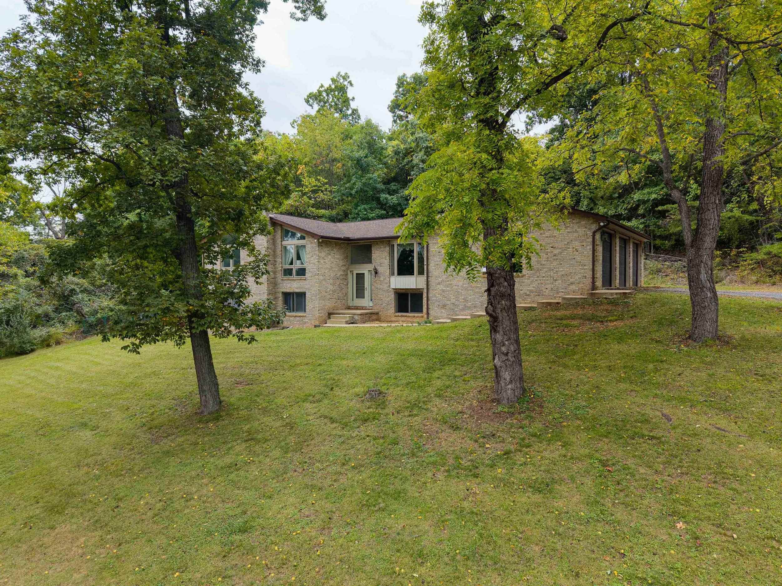 107 FAIRVIEW CIR, WOODSTOCK, Virginia 22664, 3 Bedrooms Bedrooms, ,3 BathroomsBathrooms,Residential,107 FAIRVIEW CIR,682735 MLS # 682735 107 FAIRVIEW CIR, WOODSTOCK, Virginia 22664, 3 Bedrooms Bedrooms, ,3 BathroomsBathrooms,Residential,107 FAIRVIEW CIR,682735 MLS # 682735