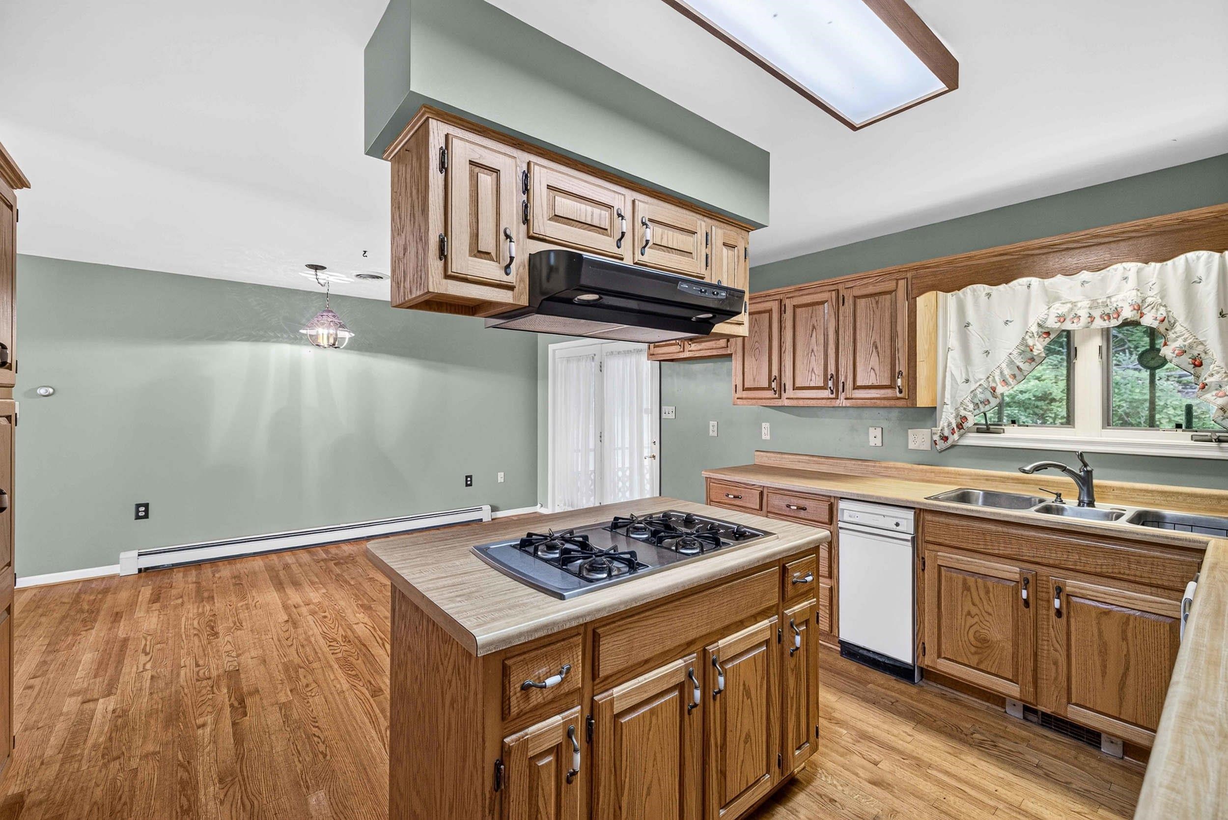 107 FAIRVIEW CIR, WOODSTOCK, Virginia 22664, 3 Bedrooms Bedrooms, ,3 BathroomsBathrooms,Residential,107 FAIRVIEW CIR,682735 MLS # 682735 107 FAIRVIEW CIR, WOODSTOCK, Virginia 22664, 3 Bedrooms Bedrooms, ,3 BathroomsBathrooms,Residential,107 FAIRVIEW CIR,682735 MLS # 682735