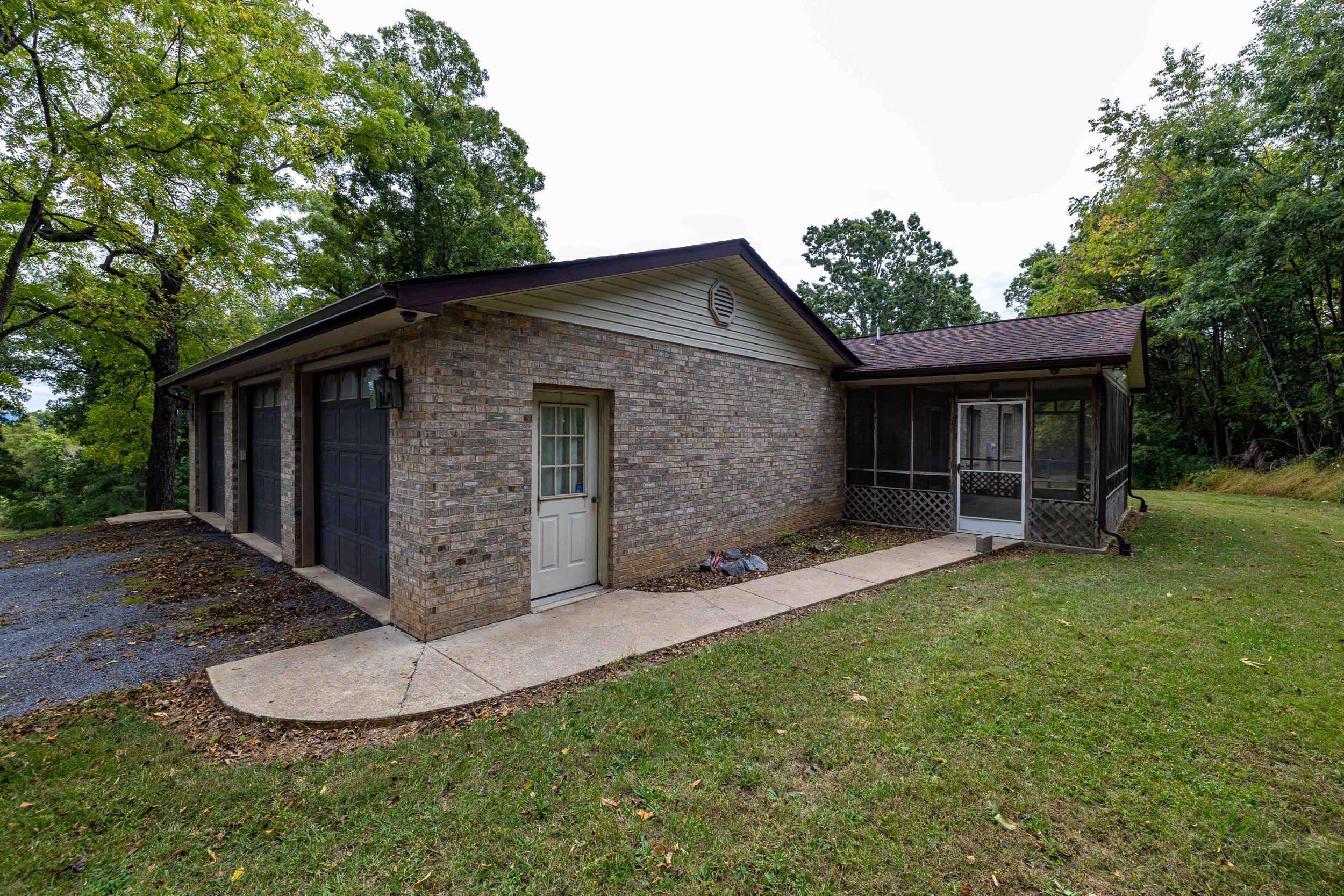 107 FAIRVIEW CIR, WOODSTOCK, Virginia 22664, 3 Bedrooms Bedrooms, ,3 BathroomsBathrooms,Residential,107 FAIRVIEW CIR,682735 MLS # 682735 107 FAIRVIEW CIR, WOODSTOCK, Virginia 22664, 3 Bedrooms Bedrooms, ,3 BathroomsBathrooms,Residential,107 FAIRVIEW CIR,682735 MLS # 682735