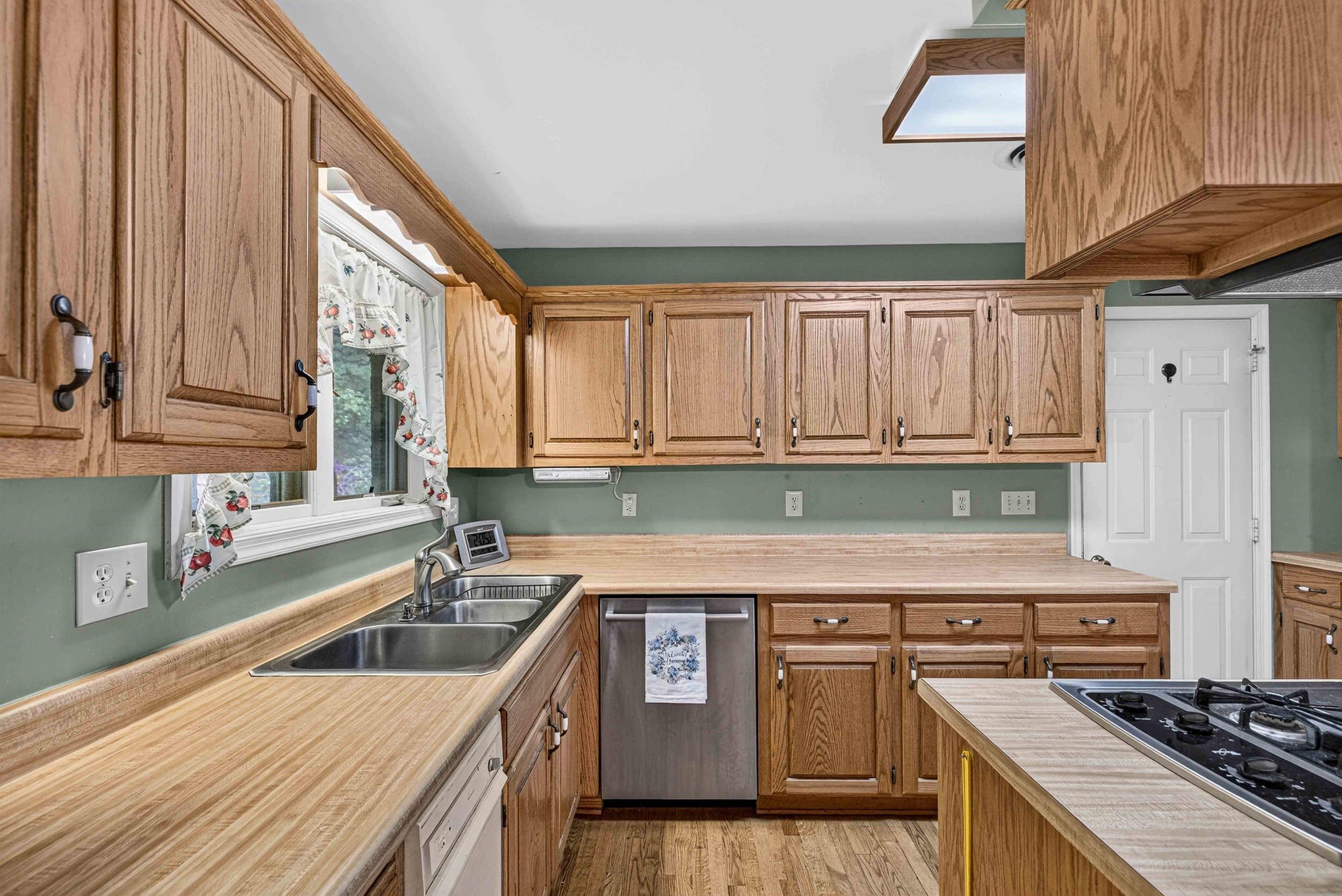 107 FAIRVIEW CIR, WOODSTOCK, Virginia 22664, 3 Bedrooms Bedrooms, ,3 BathroomsBathrooms,Residential,107 FAIRVIEW CIR,682735 MLS # 682735 107 FAIRVIEW CIR, WOODSTOCK, Virginia 22664, 3 Bedrooms Bedrooms, ,3 BathroomsBathrooms,Residential,107 FAIRVIEW CIR,682735 MLS # 682735