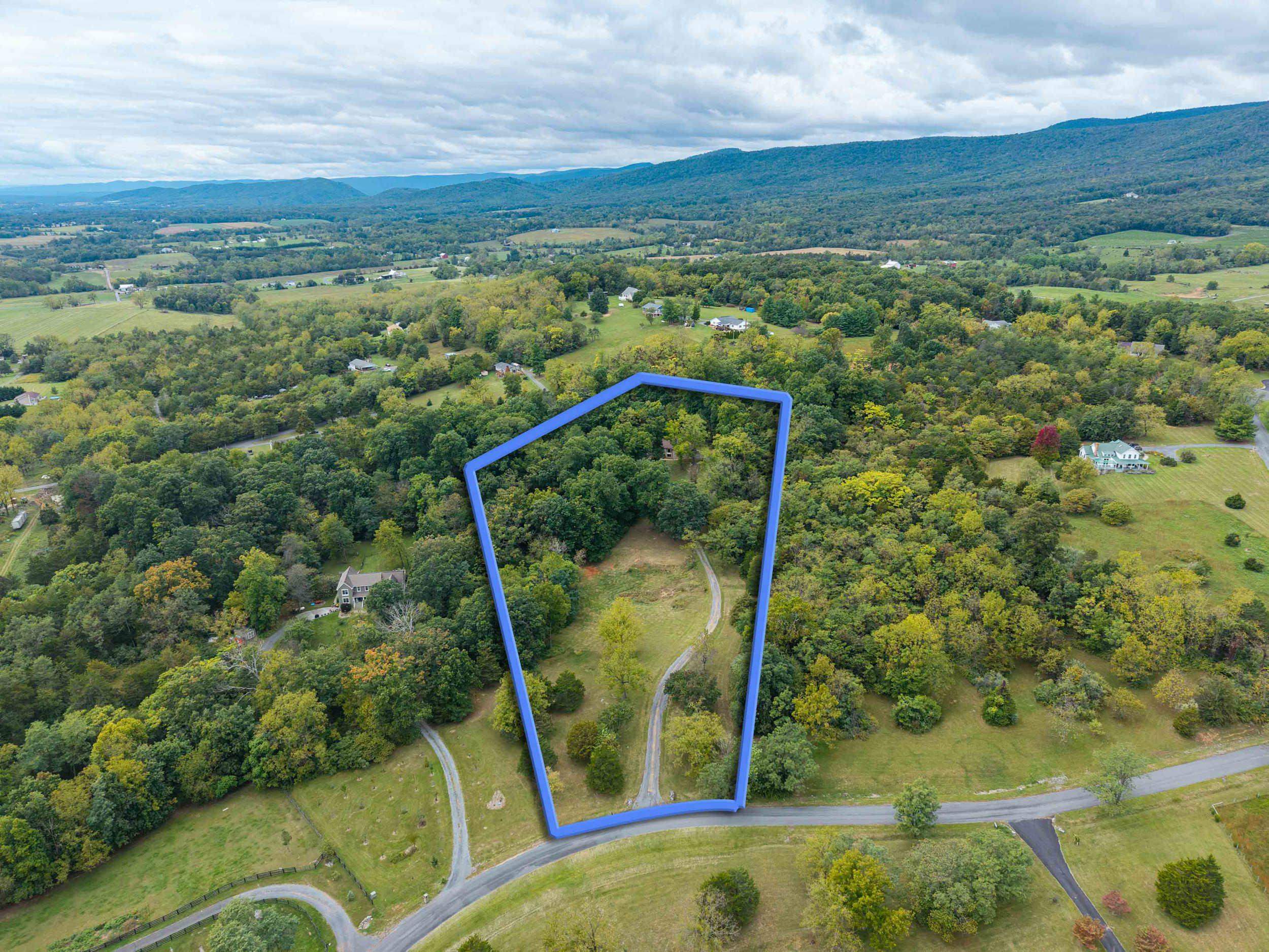 107 FAIRVIEW CIR, WOODSTOCK, Virginia 22664, 3 Bedrooms Bedrooms, ,3 BathroomsBathrooms,Residential,107 FAIRVIEW CIR,682735 MLS # 682735 107 FAIRVIEW CIR, WOODSTOCK, Virginia 22664, 3 Bedrooms Bedrooms, ,3 BathroomsBathrooms,Residential,107 FAIRVIEW CIR,682735 MLS # 682735
