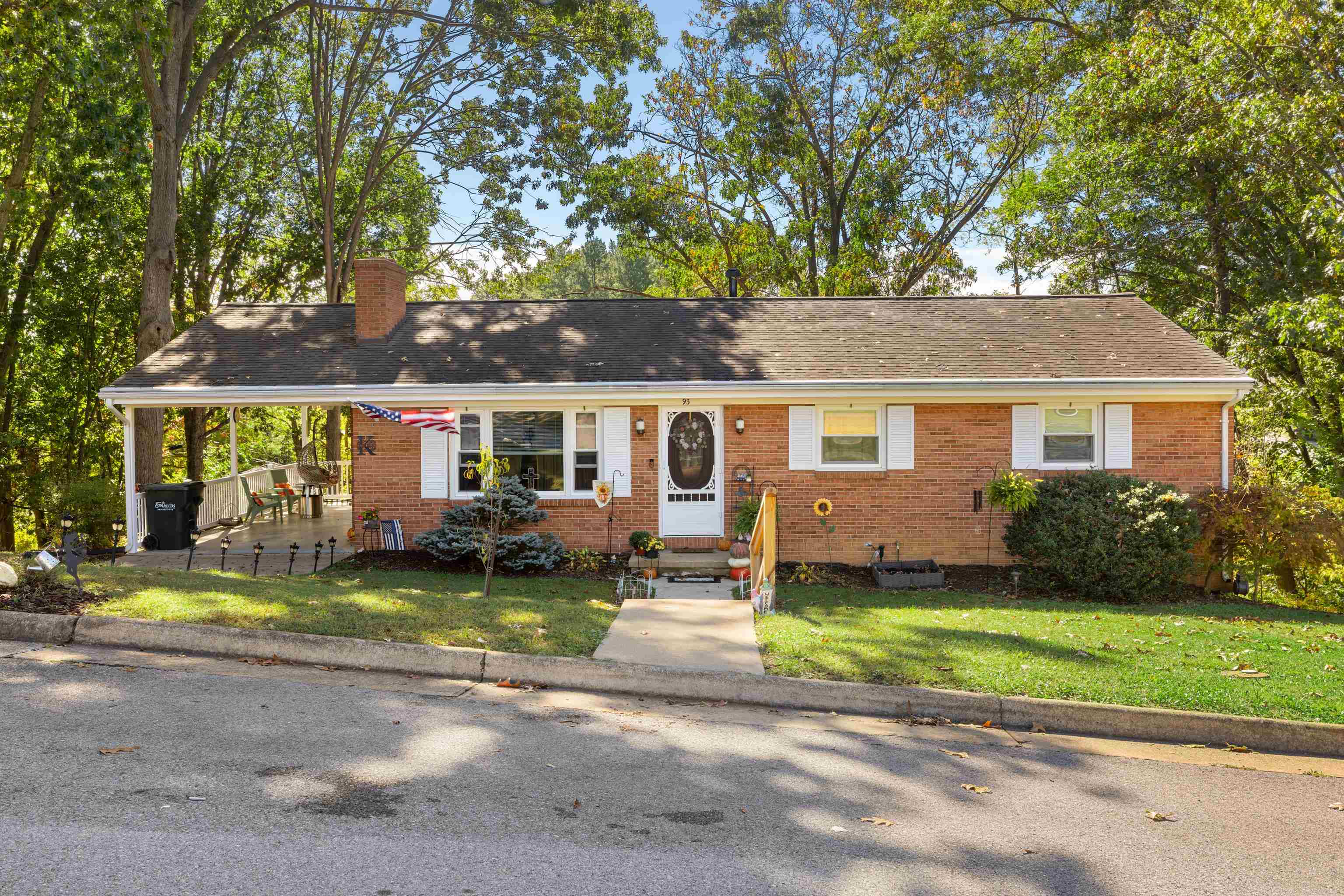 93 HUDSON AVE, STAUNTON, Virginia 24401, 4 Bedrooms Bedrooms, ,2 BathroomsBathrooms,Residential,93 HUDSON AVE,682739 MLS # 682739 93 HUDSON AVE, STAUNTON, Virginia 24401, 4 Bedrooms Bedrooms, ,2 BathroomsBathrooms,Residential,93 HUDSON AVE,682739 MLS # 682739