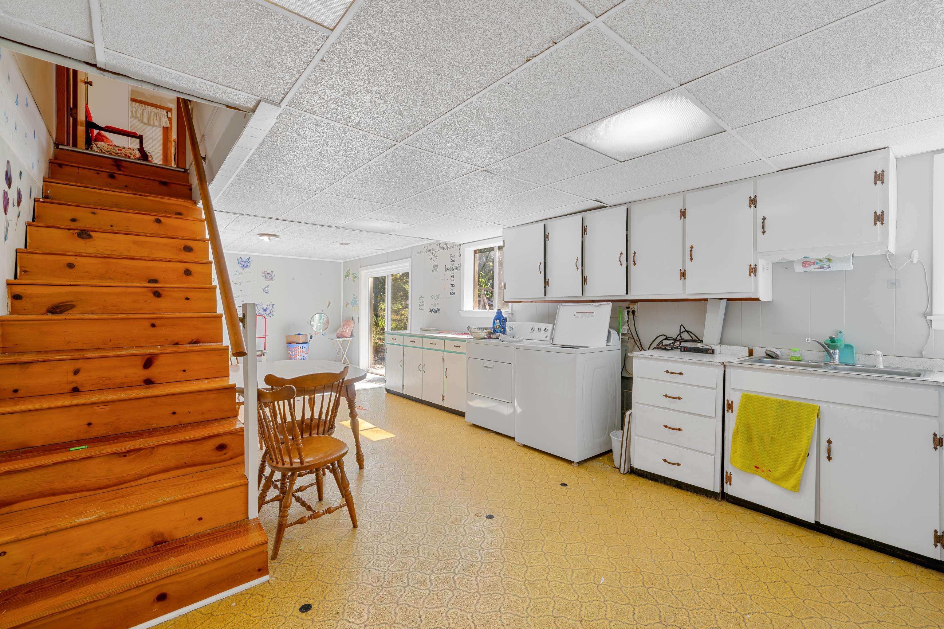 93 HUDSON AVE, STAUNTON, Virginia 24401, 4 Bedrooms Bedrooms, ,2 BathroomsBathrooms,Residential,93 HUDSON AVE,682739 MLS # 682739 93 HUDSON AVE, STAUNTON, Virginia 24401, 4 Bedrooms Bedrooms, ,2 BathroomsBathrooms,Residential,93 HUDSON AVE,682739 MLS # 682739
