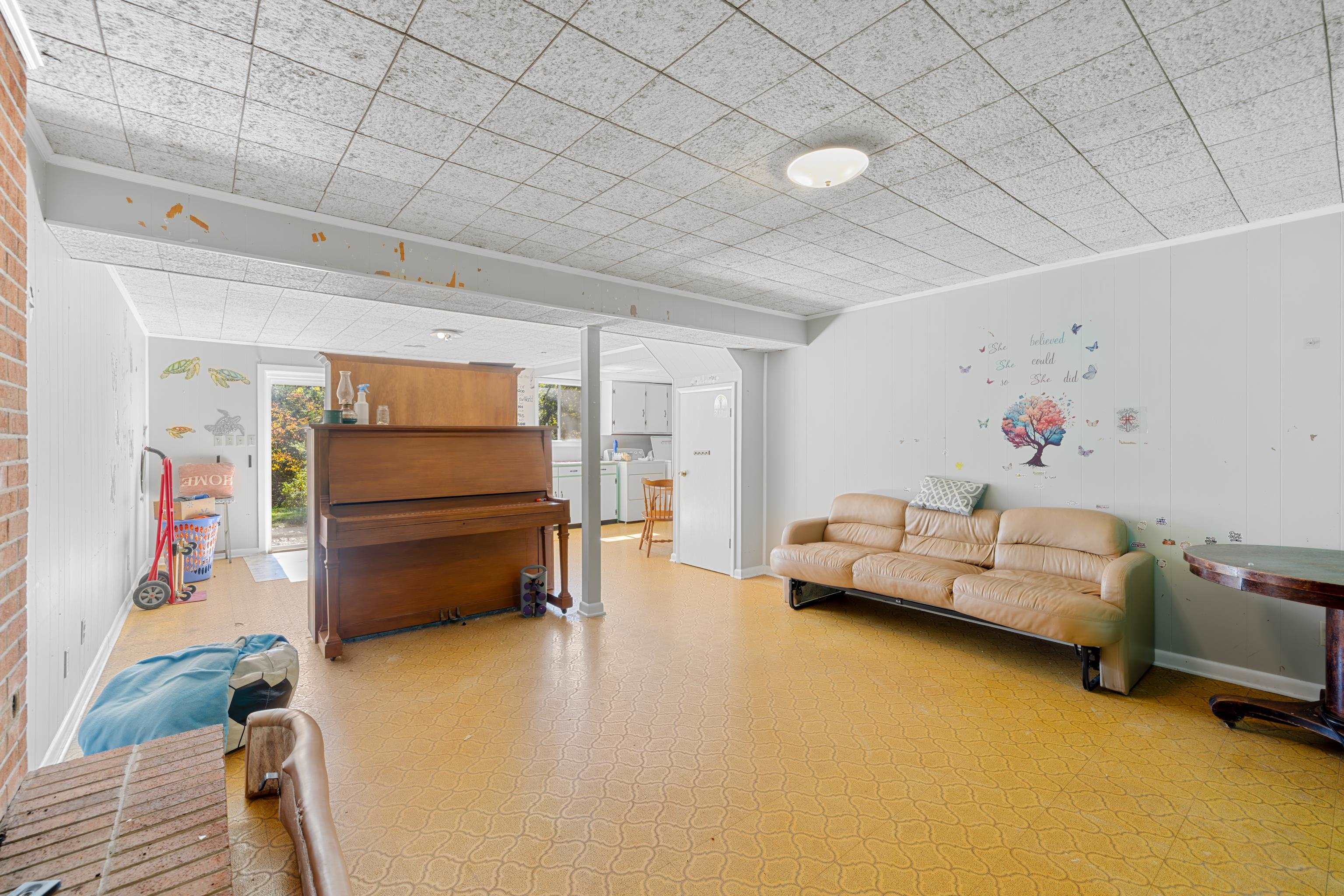93 HUDSON AVE, STAUNTON, Virginia 24401, 4 Bedrooms Bedrooms, ,2 BathroomsBathrooms,Residential,93 HUDSON AVE,682739 MLS # 682739 93 HUDSON AVE, STAUNTON, Virginia 24401, 4 Bedrooms Bedrooms, ,2 BathroomsBathrooms,Residential,93 HUDSON AVE,682739 MLS # 682739