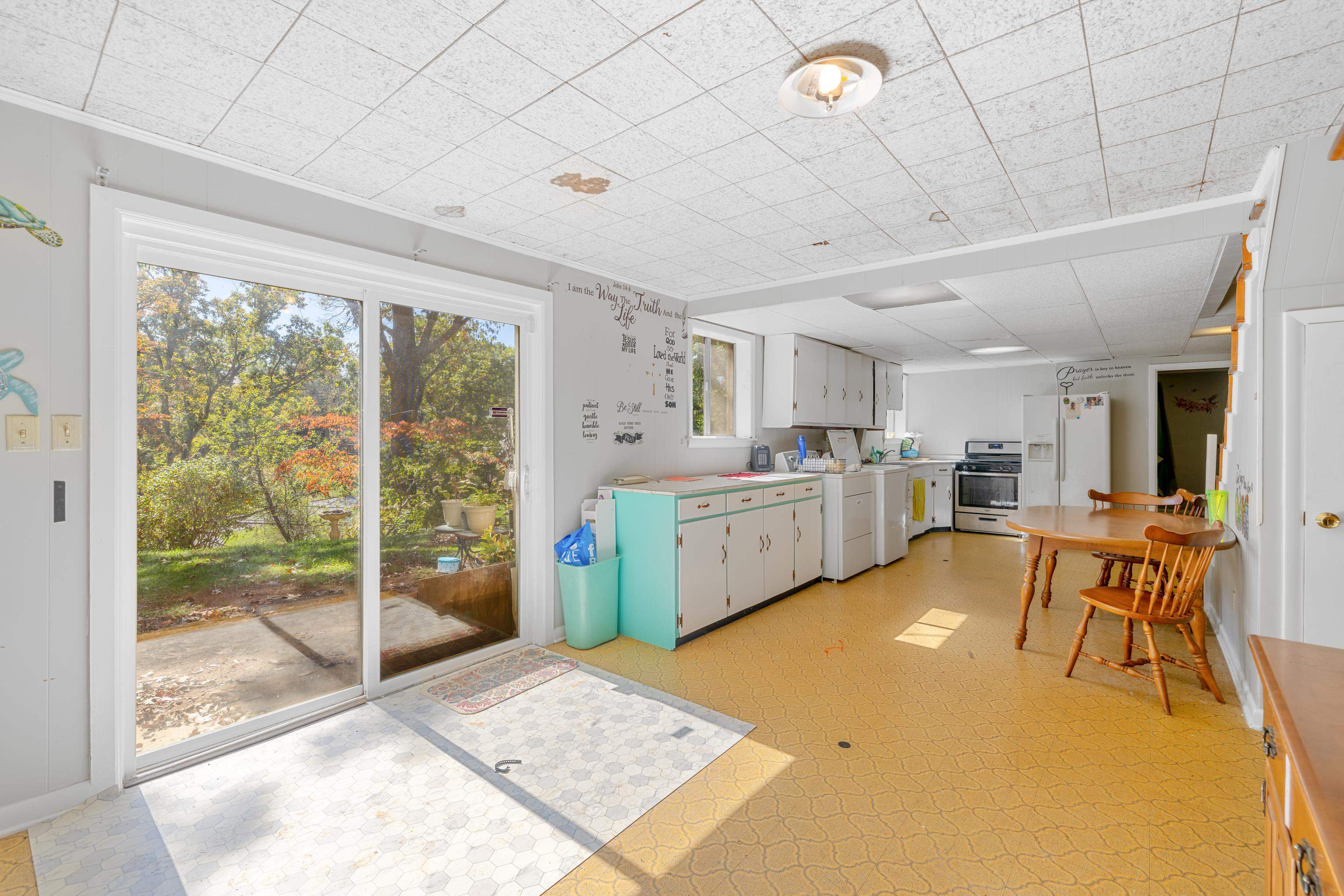 93 HUDSON AVE, STAUNTON, Virginia 24401, 4 Bedrooms Bedrooms, ,2 BathroomsBathrooms,Residential,93 HUDSON AVE,682739 MLS # 682739 93 HUDSON AVE, STAUNTON, Virginia 24401, 4 Bedrooms Bedrooms, ,2 BathroomsBathrooms,Residential,93 HUDSON AVE,682739 MLS # 682739
