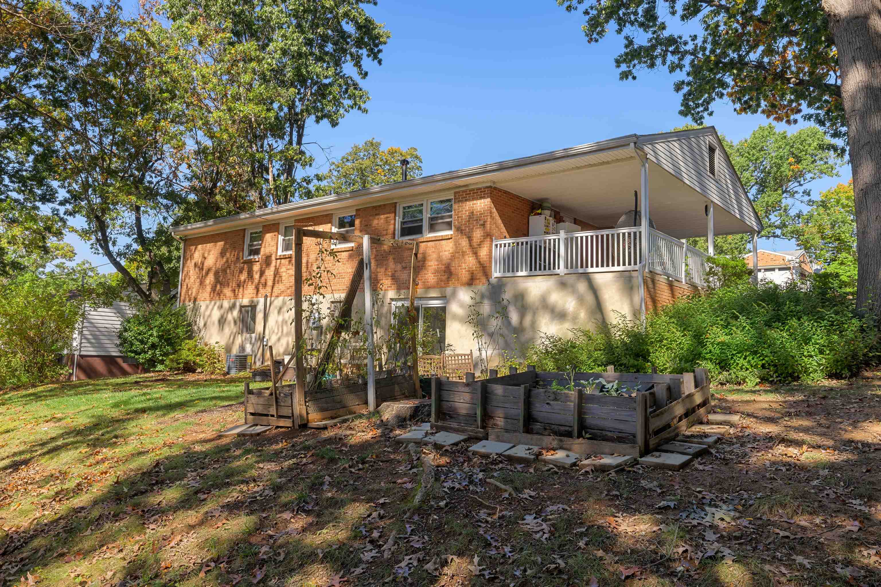 93 HUDSON AVE, STAUNTON, Virginia 24401, 4 Bedrooms Bedrooms, ,2 BathroomsBathrooms,Residential,93 HUDSON AVE,682739 MLS # 682739 93 HUDSON AVE, STAUNTON, Virginia 24401, 4 Bedrooms Bedrooms, ,2 BathroomsBathrooms,Residential,93 HUDSON AVE,682739 MLS # 682739