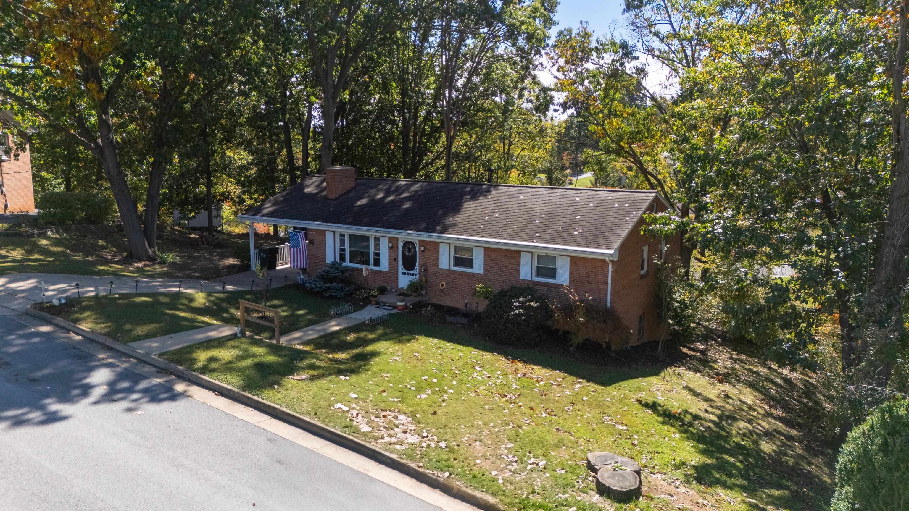 93 HUDSON AVE, STAUNTON, Virginia 24401, 4 Bedrooms Bedrooms, ,2 BathroomsBathrooms,Residential,93 HUDSON AVE,682739 MLS # 682739 93 HUDSON AVE, STAUNTON, Virginia 24401, 4 Bedrooms Bedrooms, ,2 BathroomsBathrooms,Residential,93 HUDSON AVE,682739 MLS # 682739
