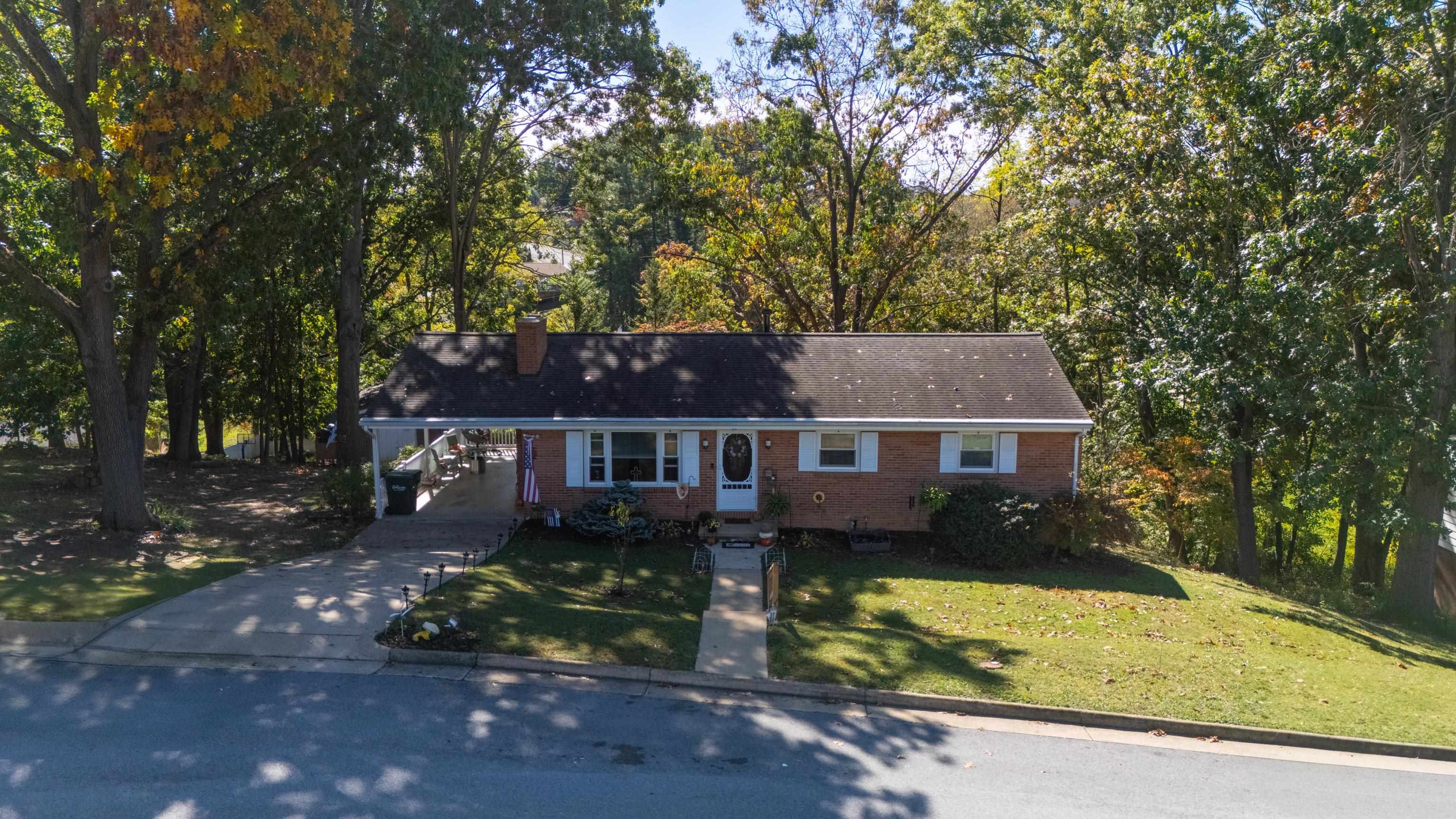 93 HUDSON AVE, STAUNTON, Virginia 24401, 4 Bedrooms Bedrooms, ,2 BathroomsBathrooms,Residential,93 HUDSON AVE,682739 MLS # 682739 93 HUDSON AVE, STAUNTON, Virginia 24401, 4 Bedrooms Bedrooms, ,2 BathroomsBathrooms,Residential,93 HUDSON AVE,682739 MLS # 682739