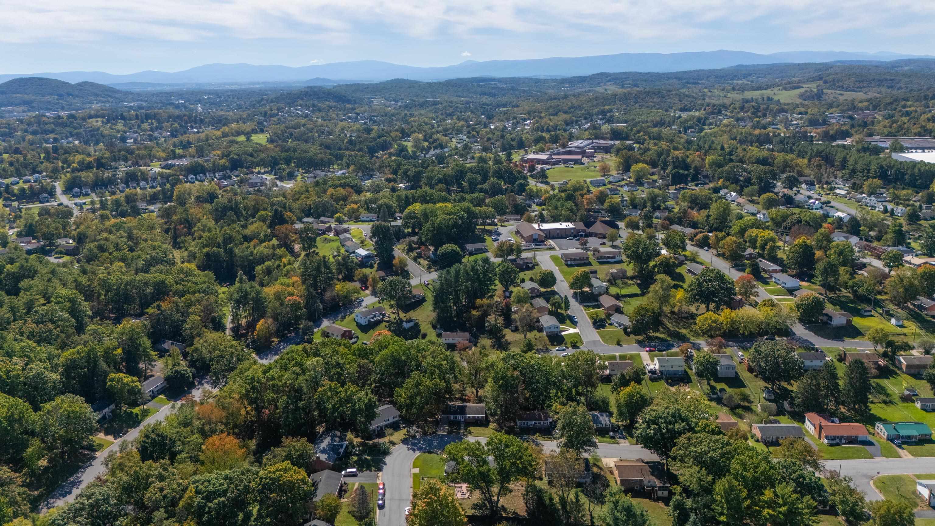 93 HUDSON AVE, STAUNTON, Virginia 24401, 4 Bedrooms Bedrooms, ,2 BathroomsBathrooms,Residential,93 HUDSON AVE,682739 MLS # 682739 93 HUDSON AVE, STAUNTON, Virginia 24401, 4 Bedrooms Bedrooms, ,2 BathroomsBathrooms,Residential,93 HUDSON AVE,682739 MLS # 682739