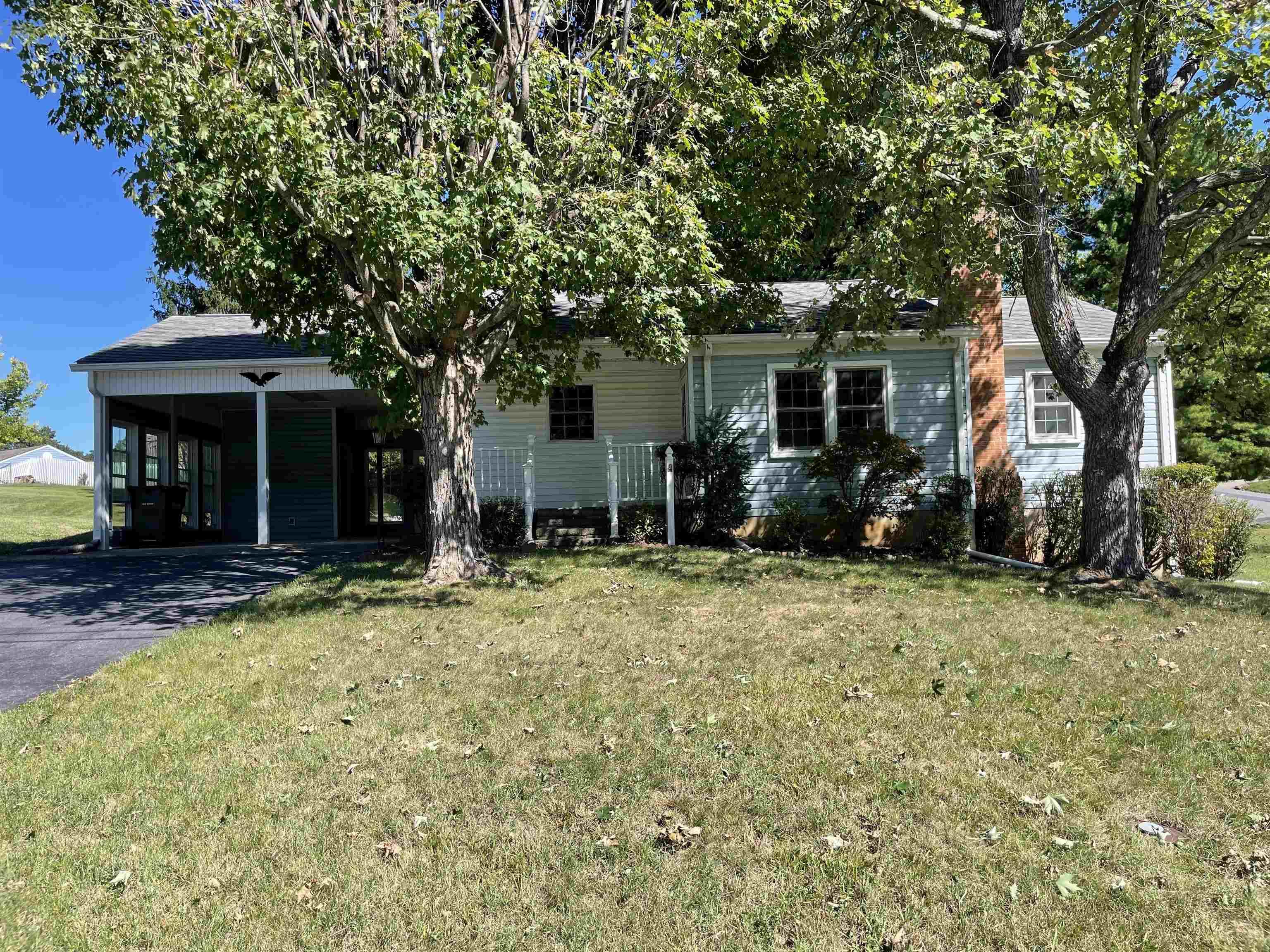 201 ROBIN HOOD RD, STAUNTON, Virginia 24401, 3 Bedrooms Bedrooms, ,2 BathroomsBathrooms,Residential,201 ROBIN HOOD RD,682742 MLS # 682742 201 ROBIN HOOD RD, STAUNTON, Virginia 24401, 3 Bedrooms Bedrooms, ,2 BathroomsBathrooms,Residential,201 ROBIN HOOD RD,682742 MLS # 682742
