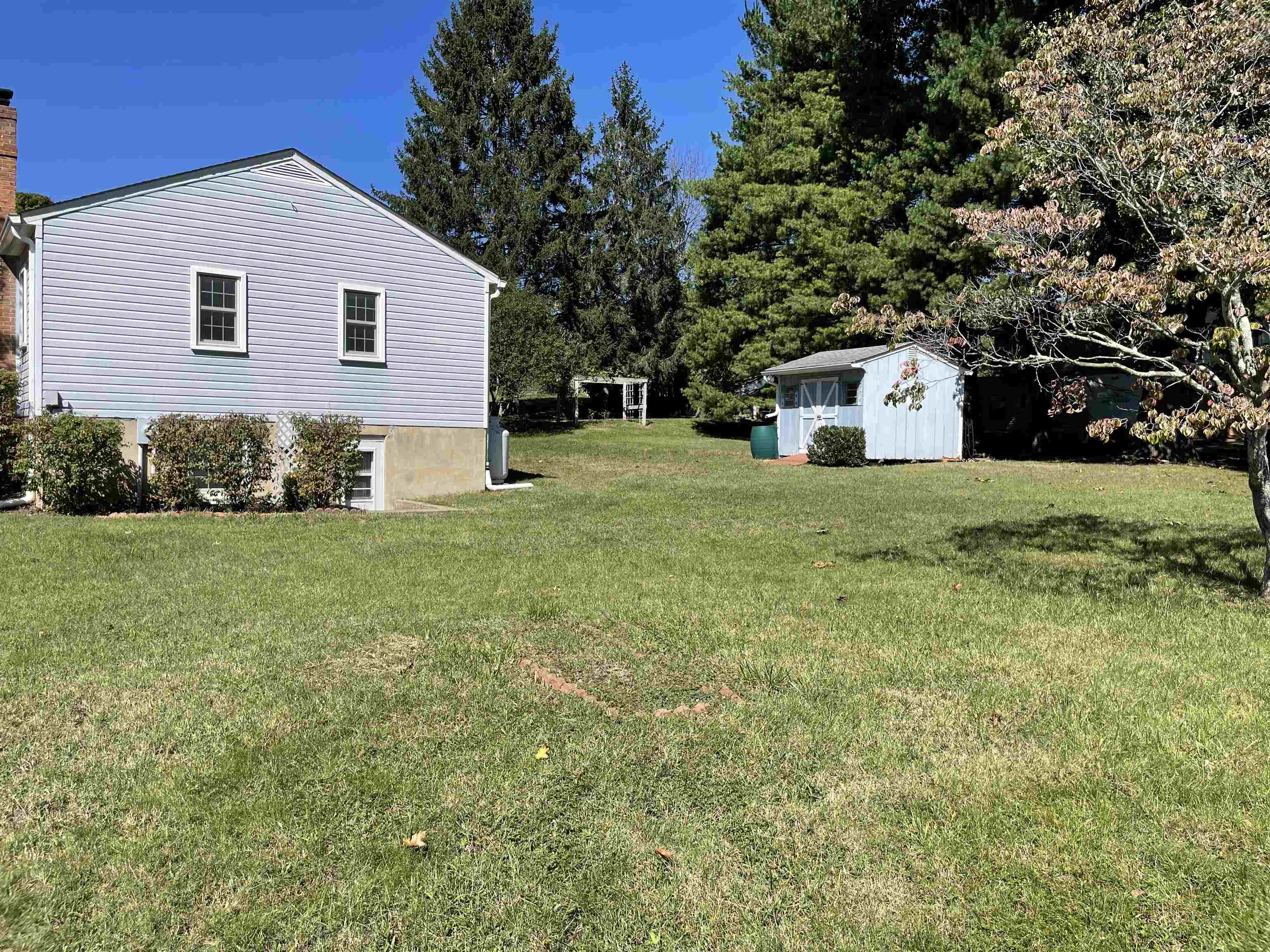 201 ROBIN HOOD RD, STAUNTON, Virginia 24401, 3 Bedrooms Bedrooms, ,2 BathroomsBathrooms,Residential,201 ROBIN HOOD RD,682742 MLS # 682742 201 ROBIN HOOD RD, STAUNTON, Virginia 24401, 3 Bedrooms Bedrooms, ,2 BathroomsBathrooms,Residential,201 ROBIN HOOD RD,682742 MLS # 682742
