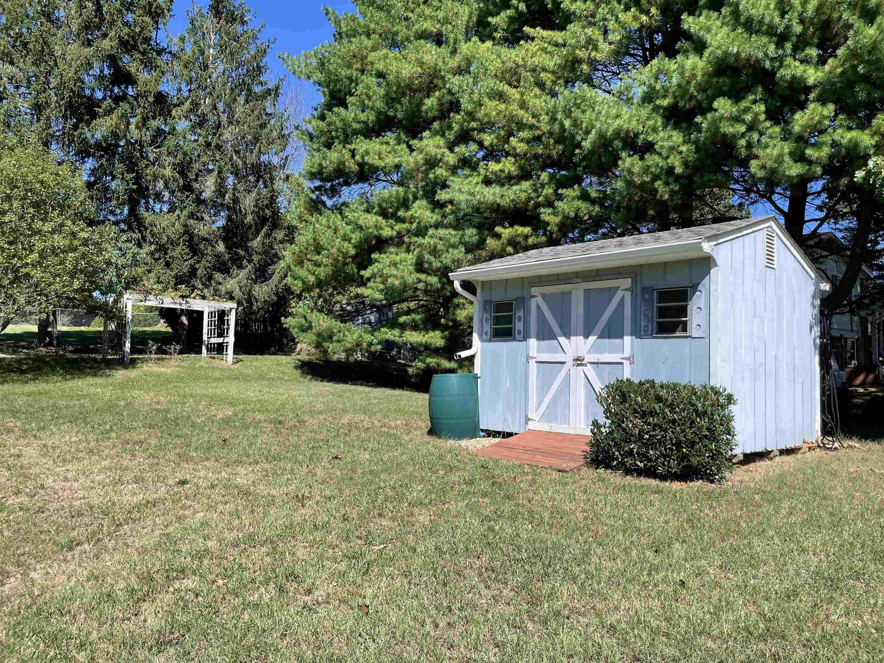 201 ROBIN HOOD RD, STAUNTON, Virginia 24401, 3 Bedrooms Bedrooms, ,2 BathroomsBathrooms,Residential,201 ROBIN HOOD RD,682742 MLS # 682742 201 ROBIN HOOD RD, STAUNTON, Virginia 24401, 3 Bedrooms Bedrooms, ,2 BathroomsBathrooms,Residential,201 ROBIN HOOD RD,682742 MLS # 682742