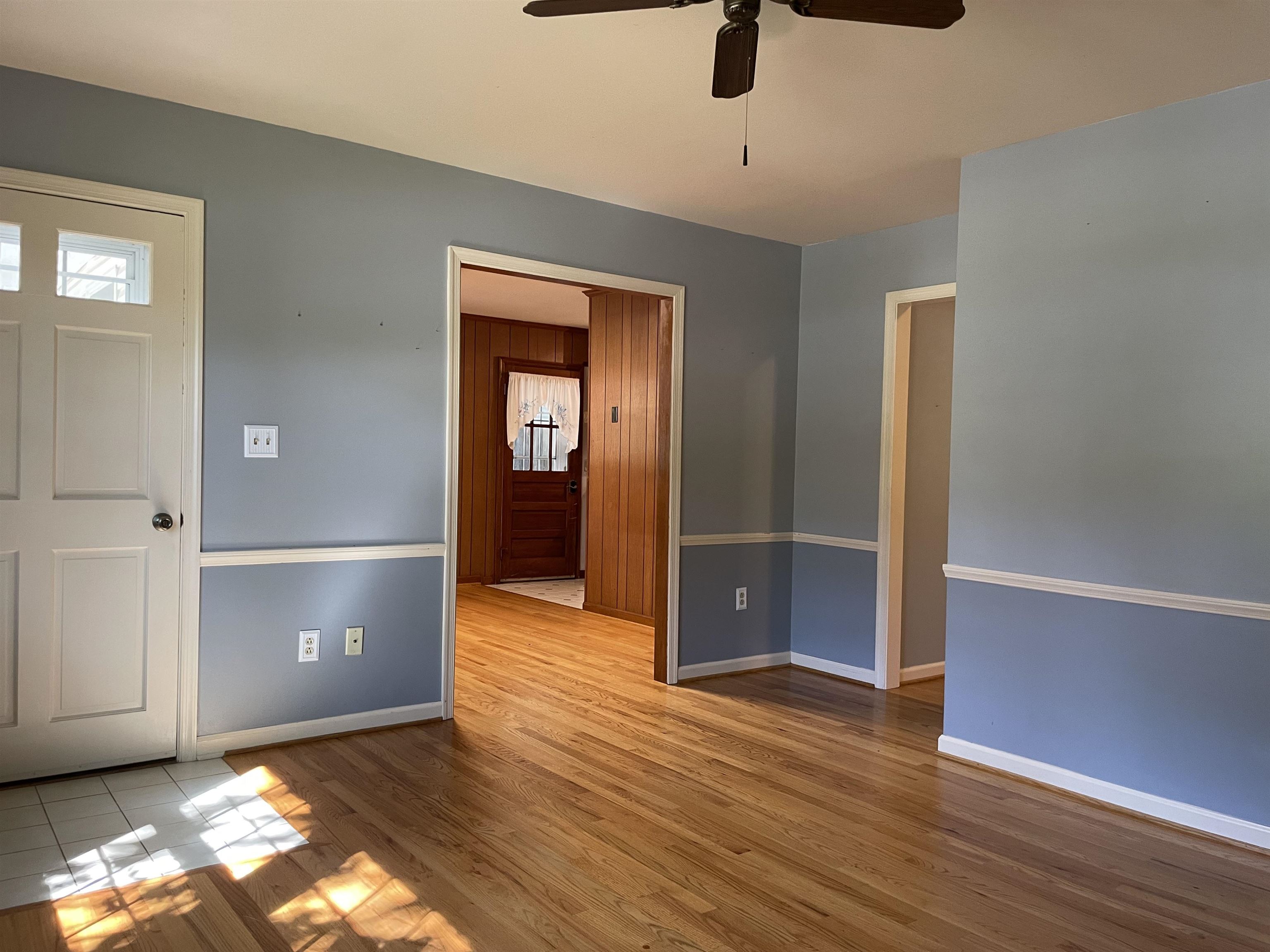201 ROBIN HOOD RD, STAUNTON, Virginia 24401, 3 Bedrooms Bedrooms, ,2 BathroomsBathrooms,Residential,201 ROBIN HOOD RD,682742 MLS # 682742 201 ROBIN HOOD RD, STAUNTON, Virginia 24401, 3 Bedrooms Bedrooms, ,2 BathroomsBathrooms,Residential,201 ROBIN HOOD RD,682742 MLS # 682742