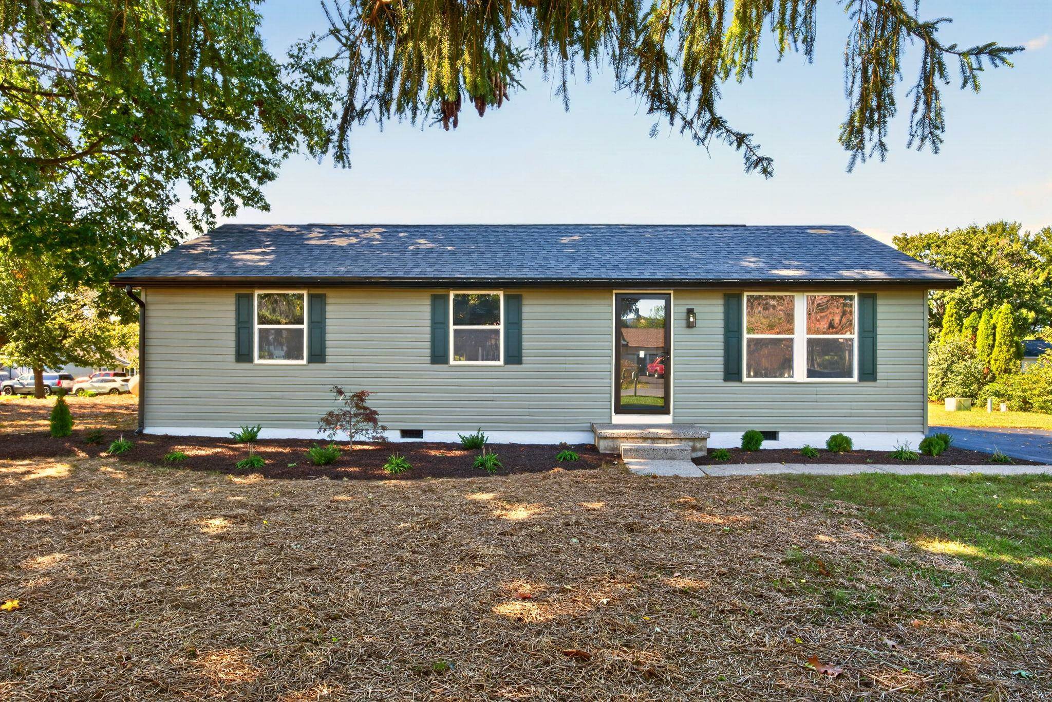 1801 GUM AVE, GROTTOES, Virginia 24441, 3 Bedrooms Bedrooms, ,1 BathroomBathrooms,Residential,1801 GUM AVE,682743 MLS # 682743