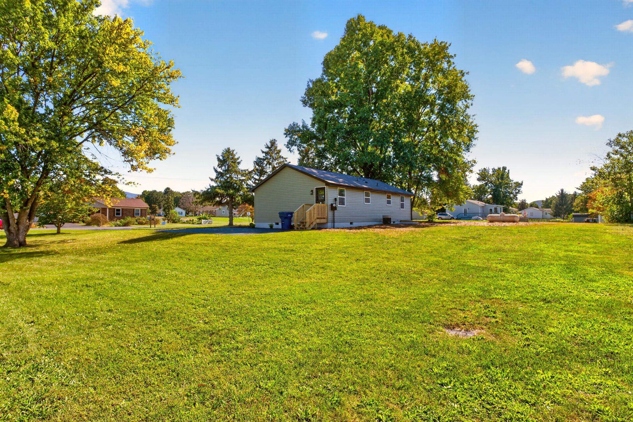 1801 GUM AVE, GROTTOES, Virginia 24441, 3 Bedrooms Bedrooms, ,1 BathroomBathrooms,Residential,1801 GUM AVE,682743 MLS # 682743