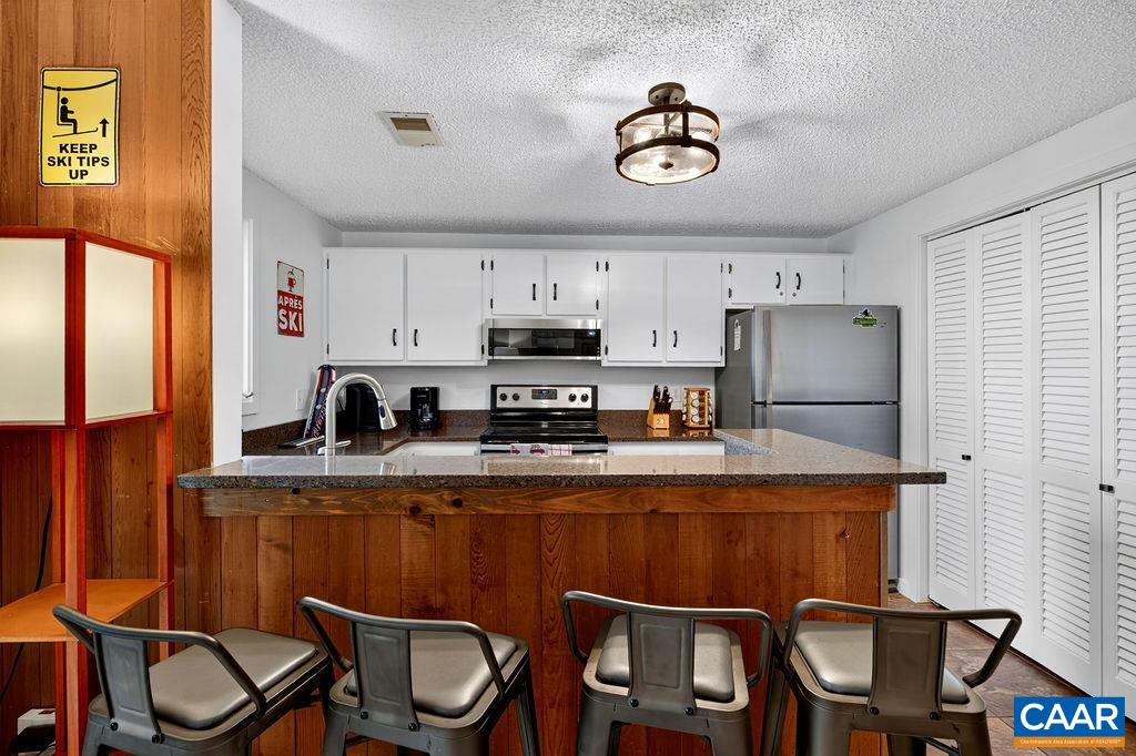 108 EAGLES CT CONDOS, WINTERGREEN RESORT, Virginia 22967, 2 Bedrooms Bedrooms, ,1 BathroomBathrooms,Residential,108 EAGLES CT CONDOS,682658 MLS # 682658