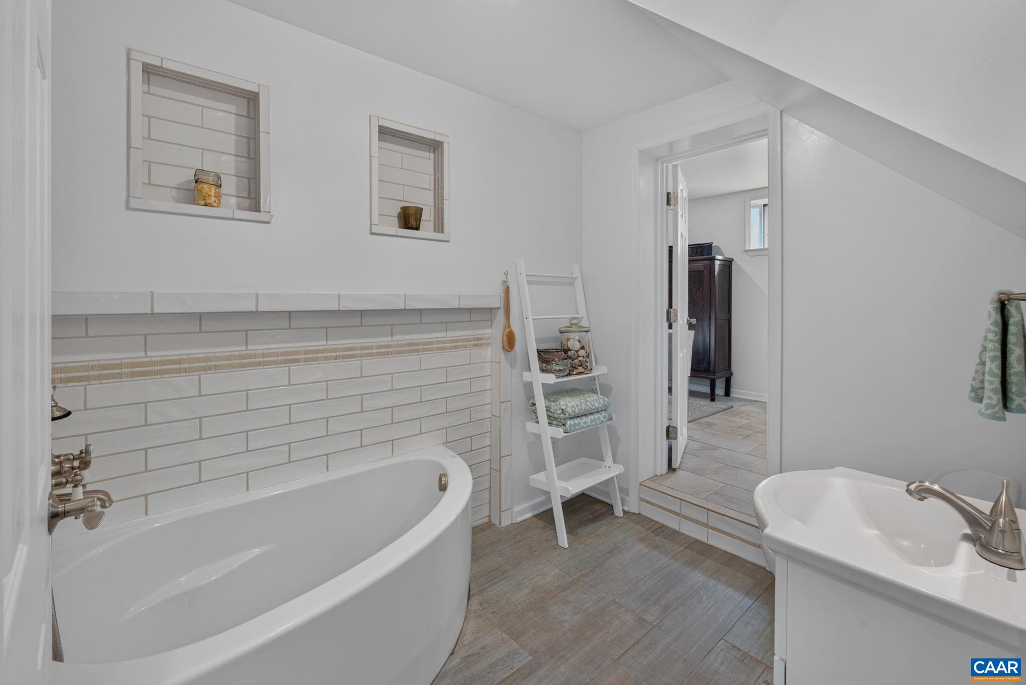 810 EMERSON DR, CHARLOTTESVILLE, Virginia 22901, 3 Bedrooms Bedrooms, ,3 BathroomsBathrooms,Residential,810 EMERSON DR,682716 MLS # 682716