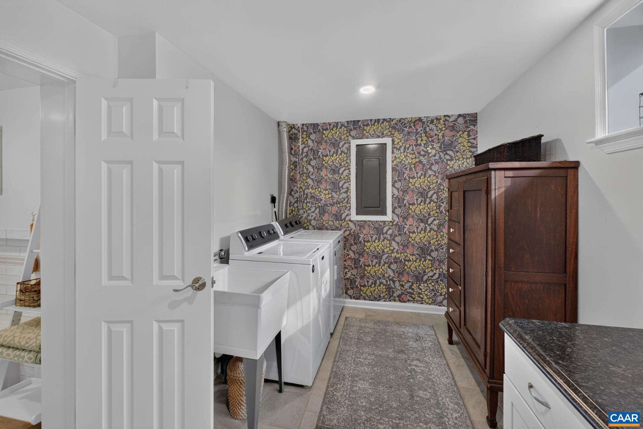 810 EMERSON DR, CHARLOTTESVILLE, Virginia 22901, 3 Bedrooms Bedrooms, ,3 BathroomsBathrooms,Residential,810 EMERSON DR,682716 MLS # 682716