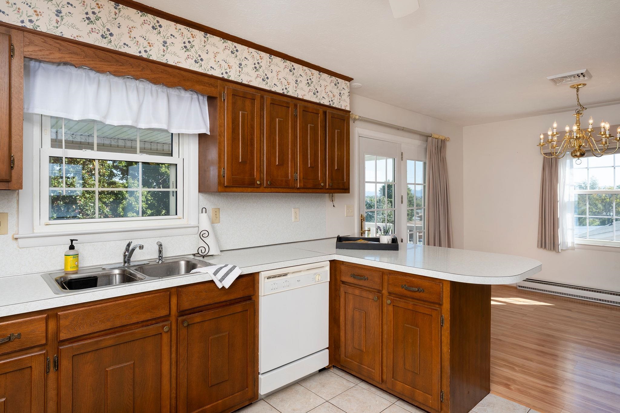 127 RIVER VIEW DR, VERONA, Virginia 24482, 4 Bedrooms Bedrooms, ,3 BathroomsBathrooms,Residential,127 RIVER VIEW DR,682750 MLS # 682750