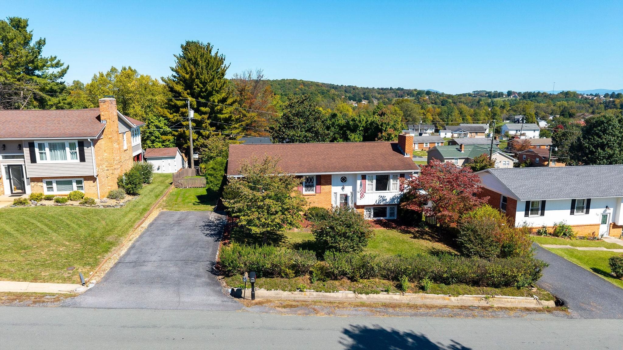 127 RIVER VIEW DR, VERONA, Virginia 24482, 4 Bedrooms Bedrooms, ,3 BathroomsBathrooms,Residential,127 RIVER VIEW DR,682750 MLS # 682750