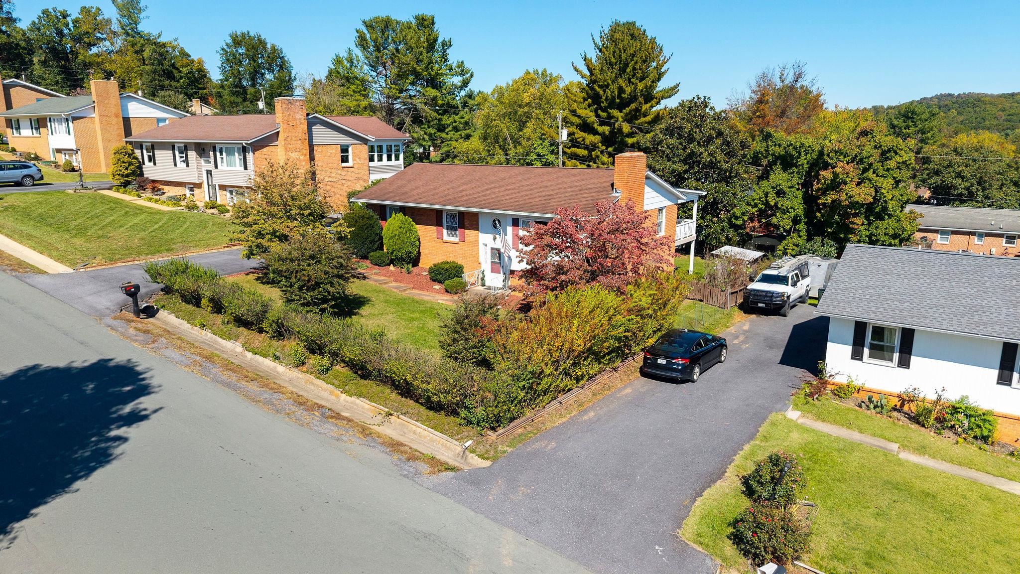 127 RIVER VIEW DR, VERONA, Virginia 24482, 4 Bedrooms Bedrooms, ,3 BathroomsBathrooms,Residential,127 RIVER VIEW DR,682750 MLS # 682750