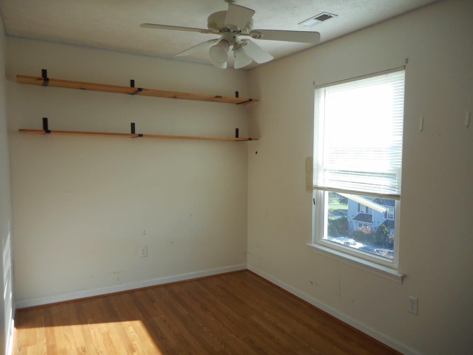 206 BRIDGEPORT DR, BRIDGEWATER, Virginia 22812, 4 Bedrooms Bedrooms, ,3 BathroomsBathrooms,Residential,VRM #229632,206 BRIDGEPORT DR,682769 MLS # 682769