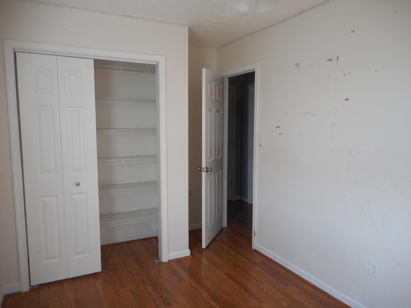206 BRIDGEPORT DR, BRIDGEWATER, Virginia 22812, 4 Bedrooms Bedrooms, ,3 BathroomsBathrooms,Residential,VRM #229632,206 BRIDGEPORT DR,682769 MLS # 682769