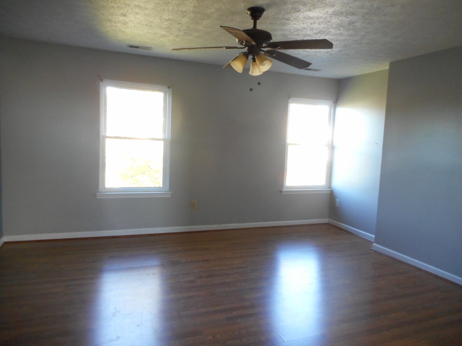 206 BRIDGEPORT DR, BRIDGEWATER, Virginia 22812, 4 Bedrooms Bedrooms, ,3 BathroomsBathrooms,Residential,VRM #229632,206 BRIDGEPORT DR,682769 MLS # 682769