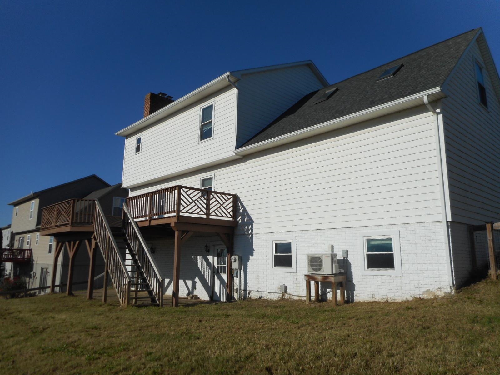206 BRIDGEPORT DR, BRIDGEWATER, Virginia 22812, 4 Bedrooms Bedrooms, ,3 BathroomsBathrooms,Residential,VRM #229632,206 BRIDGEPORT DR,682769 MLS # 682769