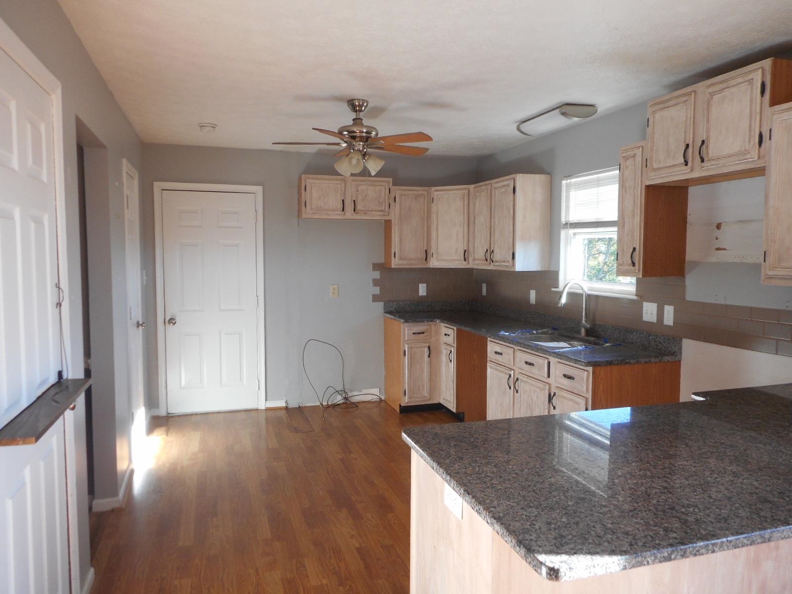 206 BRIDGEPORT DR, BRIDGEWATER, Virginia 22812, 4 Bedrooms Bedrooms, ,3 BathroomsBathrooms,Residential,VRM #229632,206 BRIDGEPORT DR,682769 MLS # 682769