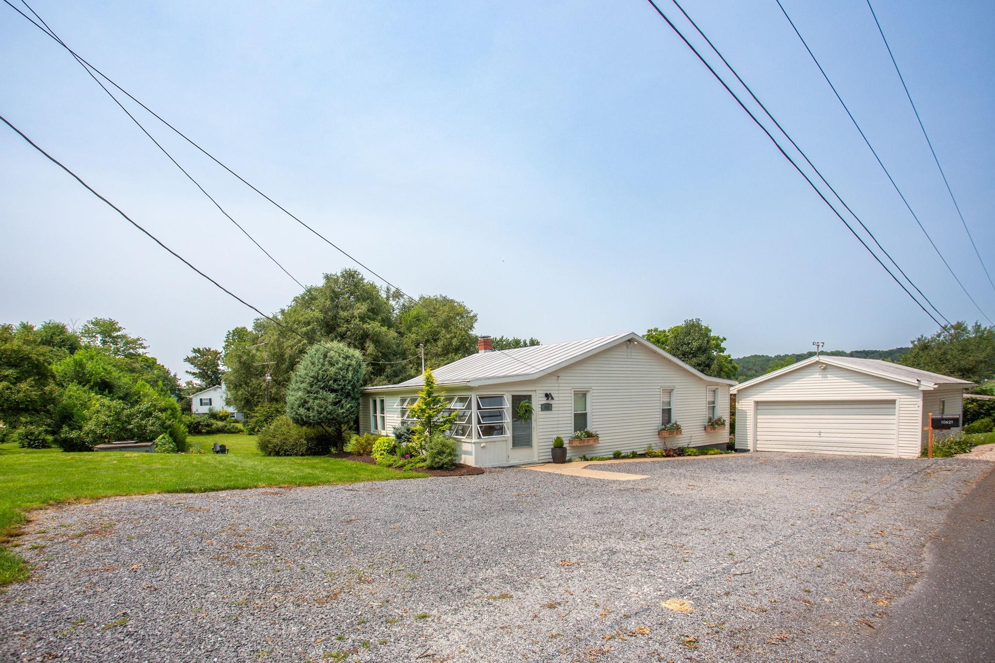 10621 WENTWORTH DR, BROADWAY, Virginia 22815, 2 Bedrooms Bedrooms, ,1 BathroomBathrooms,Residential,10621 WENTWORTH DR,682773 MLS # 682773