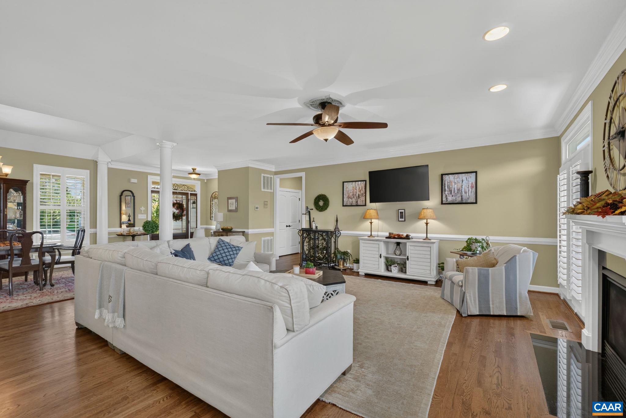 Beautiful plantation shutters throughout the home! Beautiful plantation shutters throughout the home!