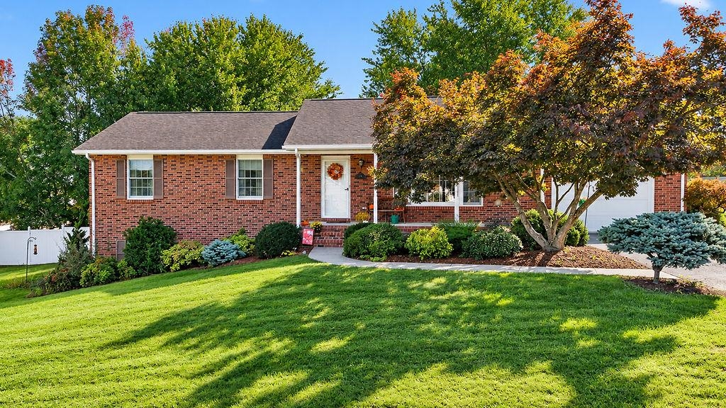 94 VALLEY VIEW AVE, MOUNT SIDNEY, Virginia 24467, 3 Bedrooms Bedrooms, ,3 BathroomsBathrooms,Residential,94 VALLEY VIEW AVE,682779 MLS # 682779