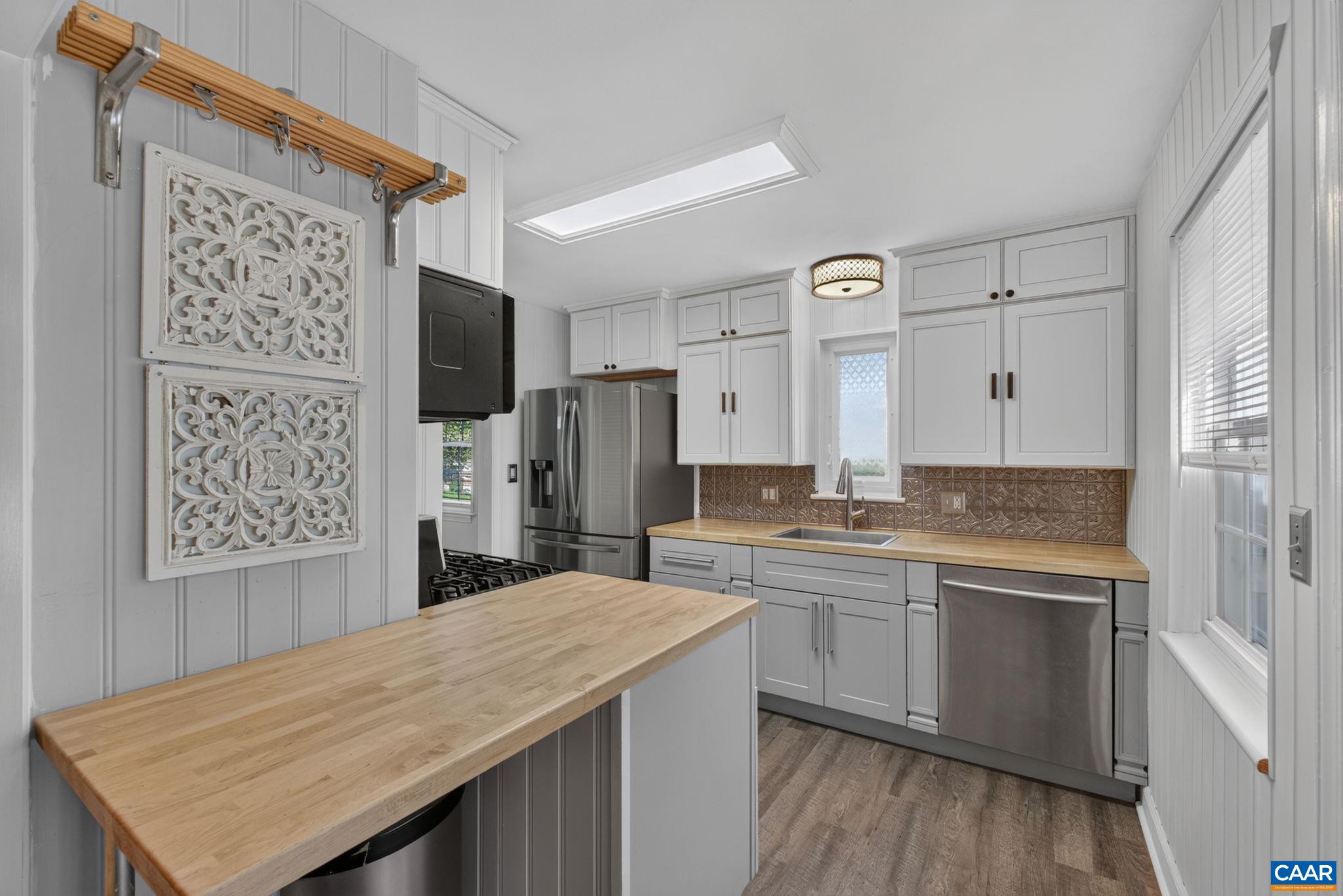 1008 SHERIDAN AVE, CHARLOTTESVILLE, Virginia 22901, 2 Bedrooms Bedrooms, ,1 BathroomBathrooms,Residential,1008 SHERIDAN AVE,682780 MLS # 682780