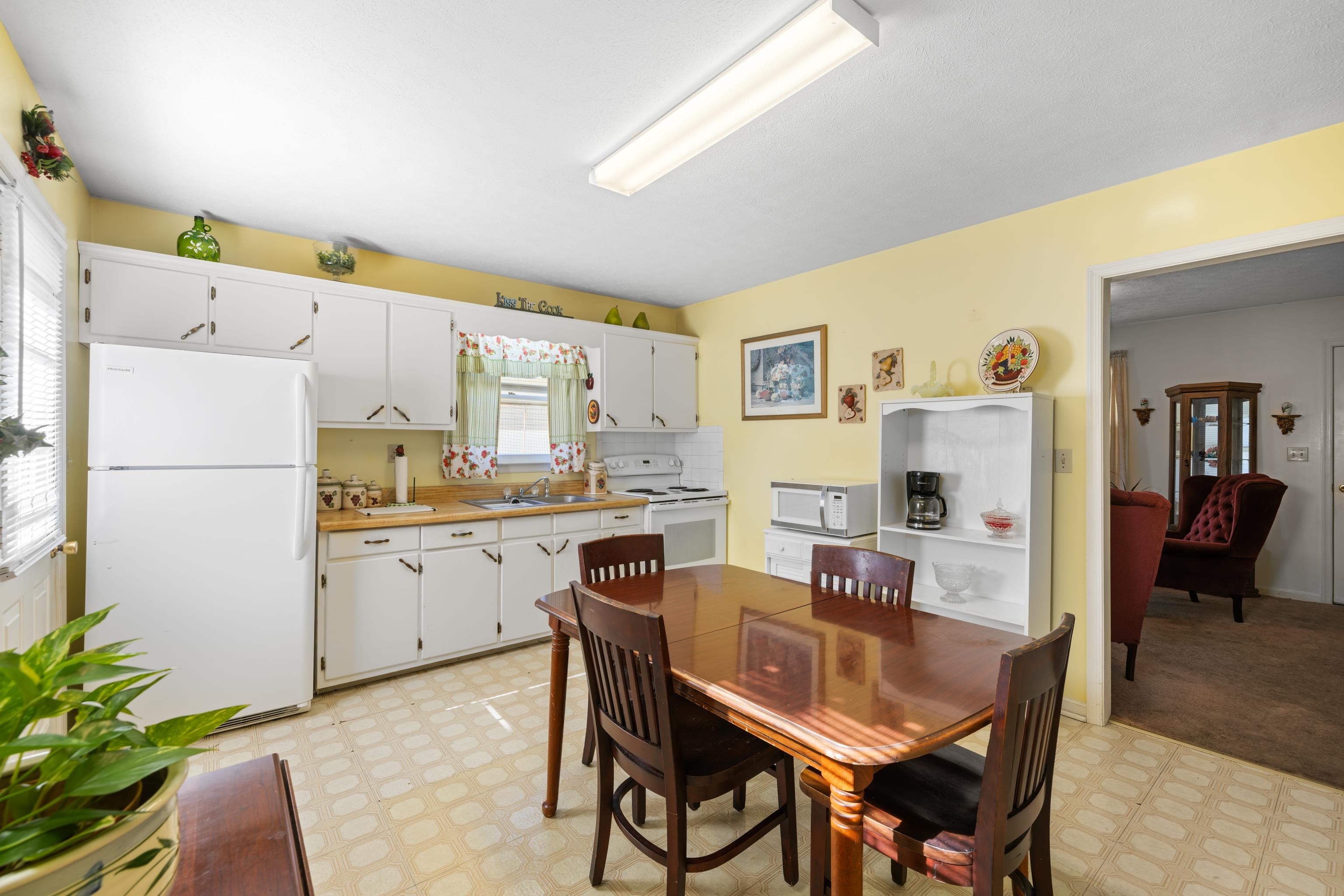 34 AUGUSTA ST, VERONA, Virginia 24482, 3 Bedrooms Bedrooms, ,1 BathroomBathrooms,Residential,34 AUGUSTA ST,682789 MLS # 682789