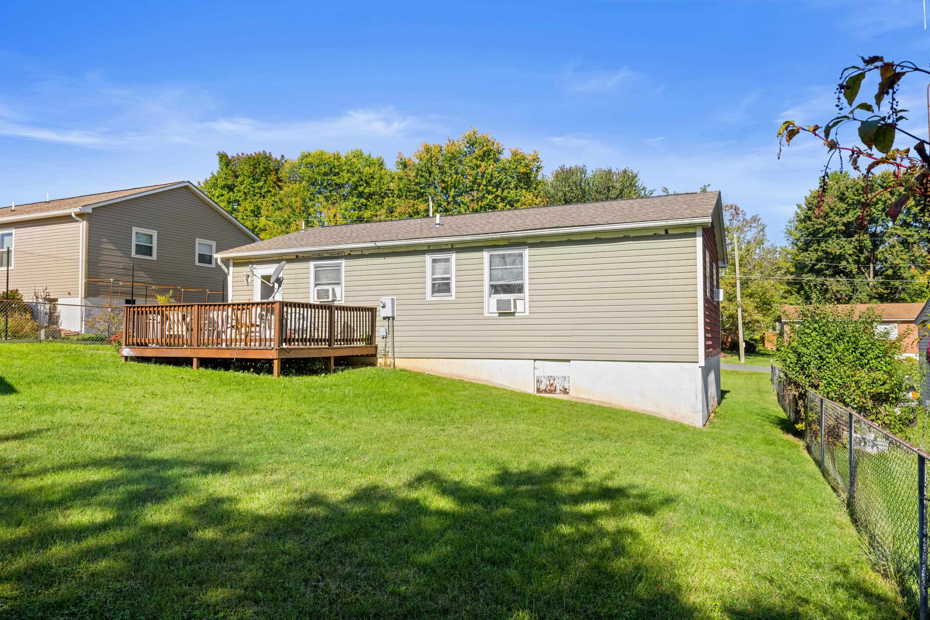 34 AUGUSTA ST, VERONA, Virginia 24482, 3 Bedrooms Bedrooms, ,1 BathroomBathrooms,Residential,34 AUGUSTA ST,682789 MLS # 682789