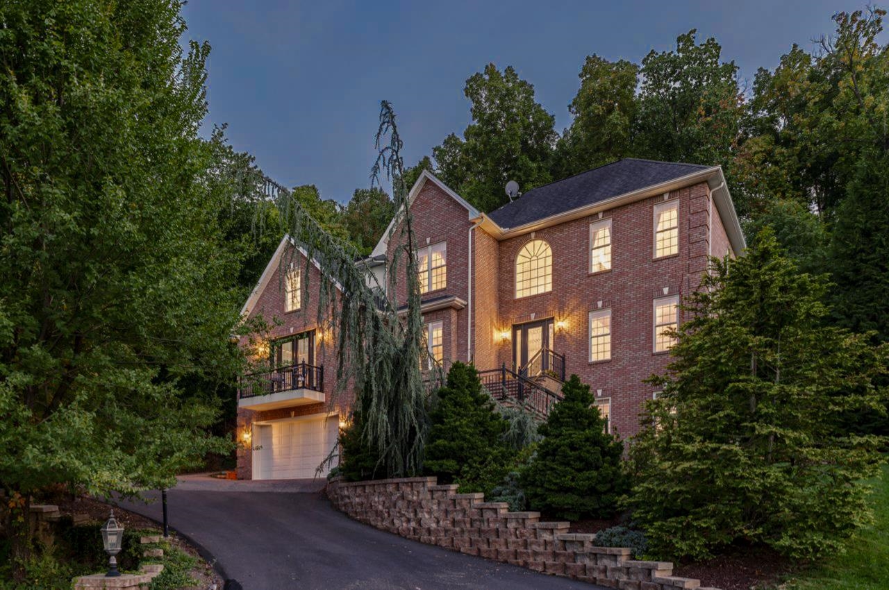 206 BLUE STONE HILLS DR, HARRISONBURG, Virginia 22801, 5 Bedrooms Bedrooms, ,4 BathroomsBathrooms,Residential,206 BLUE STONE HILLS DR,682633 MLS # 682633