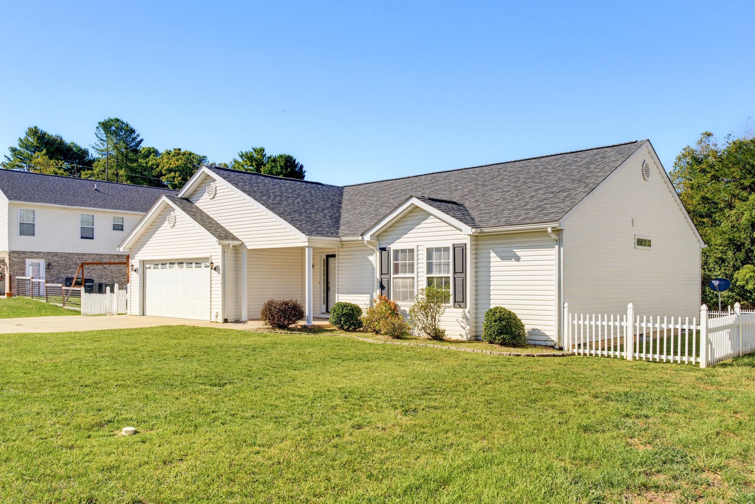 714 RITCHIE BLVD, STAUNTON, Virginia 24401, 3 Bedrooms Bedrooms, ,2 BathroomsBathrooms,Residential,714 RITCHIE BLVD,682790 MLS # 682790