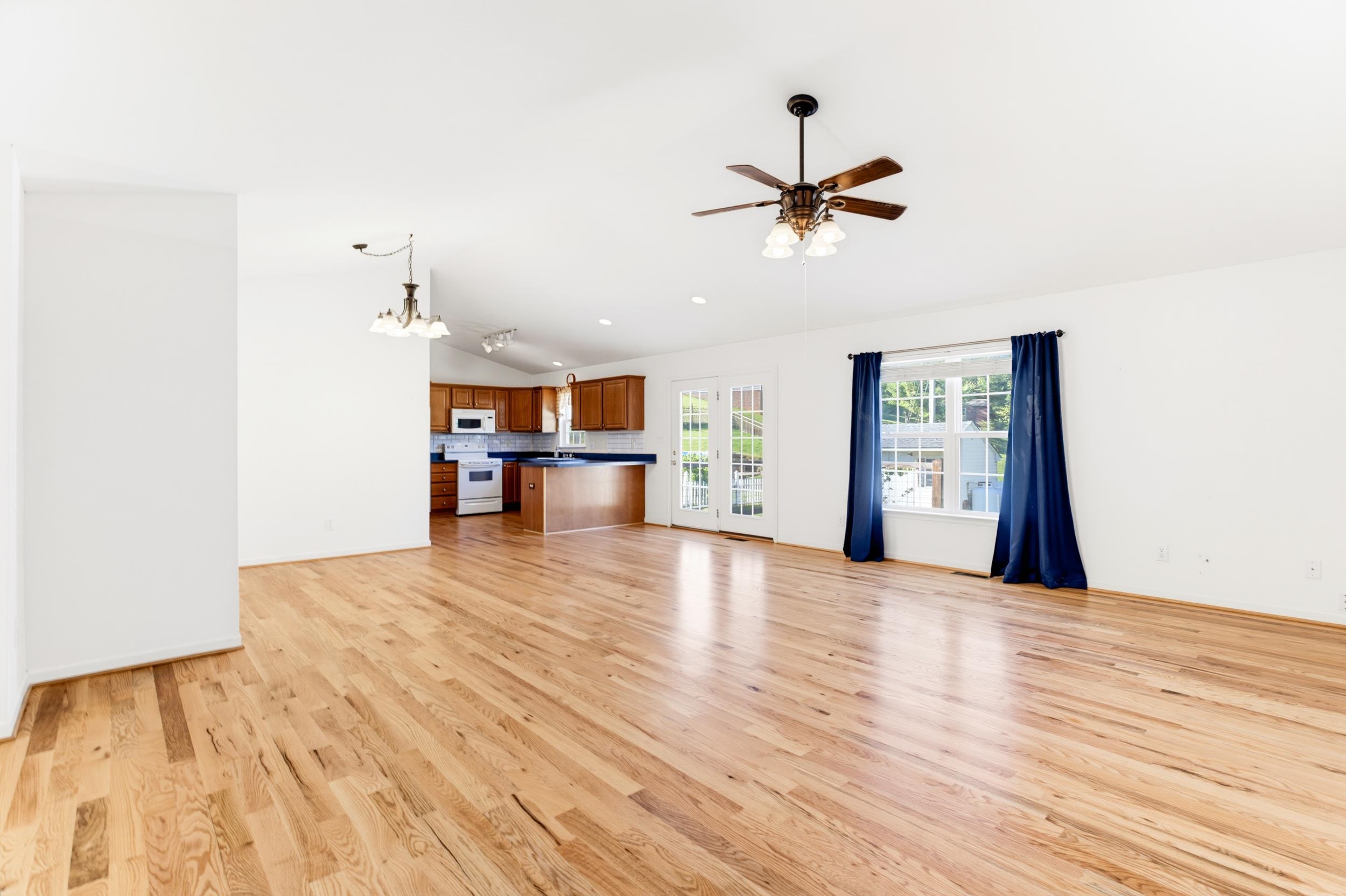 714 RITCHIE BLVD, STAUNTON, Virginia 24401, 3 Bedrooms Bedrooms, ,2 BathroomsBathrooms,Residential,714 RITCHIE BLVD,682790 MLS # 682790
