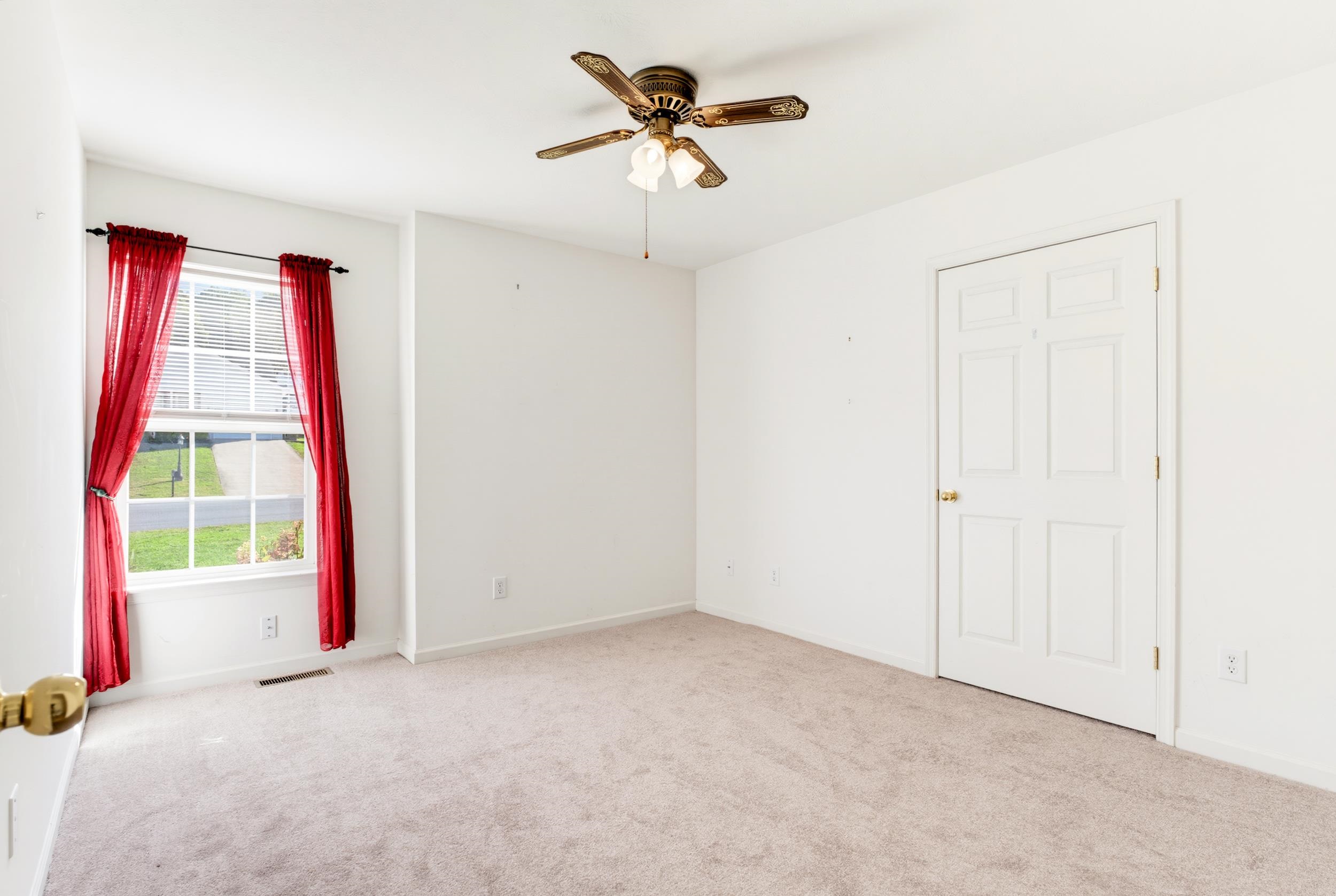 714 RITCHIE BLVD, STAUNTON, Virginia 24401, 3 Bedrooms Bedrooms, ,2 BathroomsBathrooms,Residential,714 RITCHIE BLVD,682790 MLS # 682790