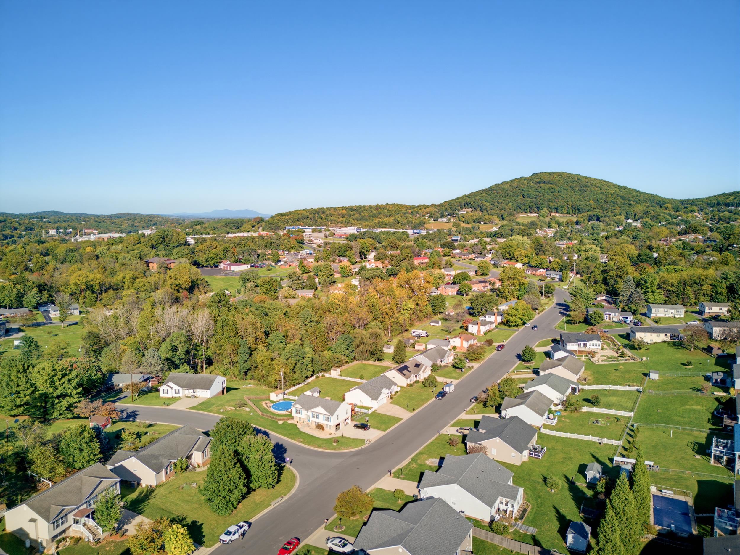 714 RITCHIE BLVD, STAUNTON, Virginia 24401, 3 Bedrooms Bedrooms, ,2 BathroomsBathrooms,Residential,714 RITCHIE BLVD,682790 MLS # 682790